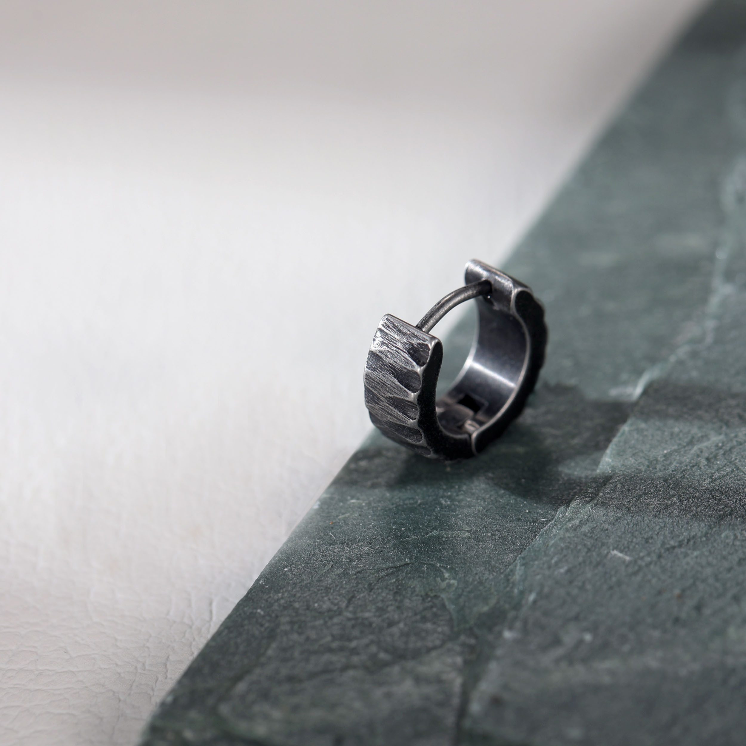 Firetti Single-oorring Sieraad cadeau roestvrij staal oorbellen oorbel rots
