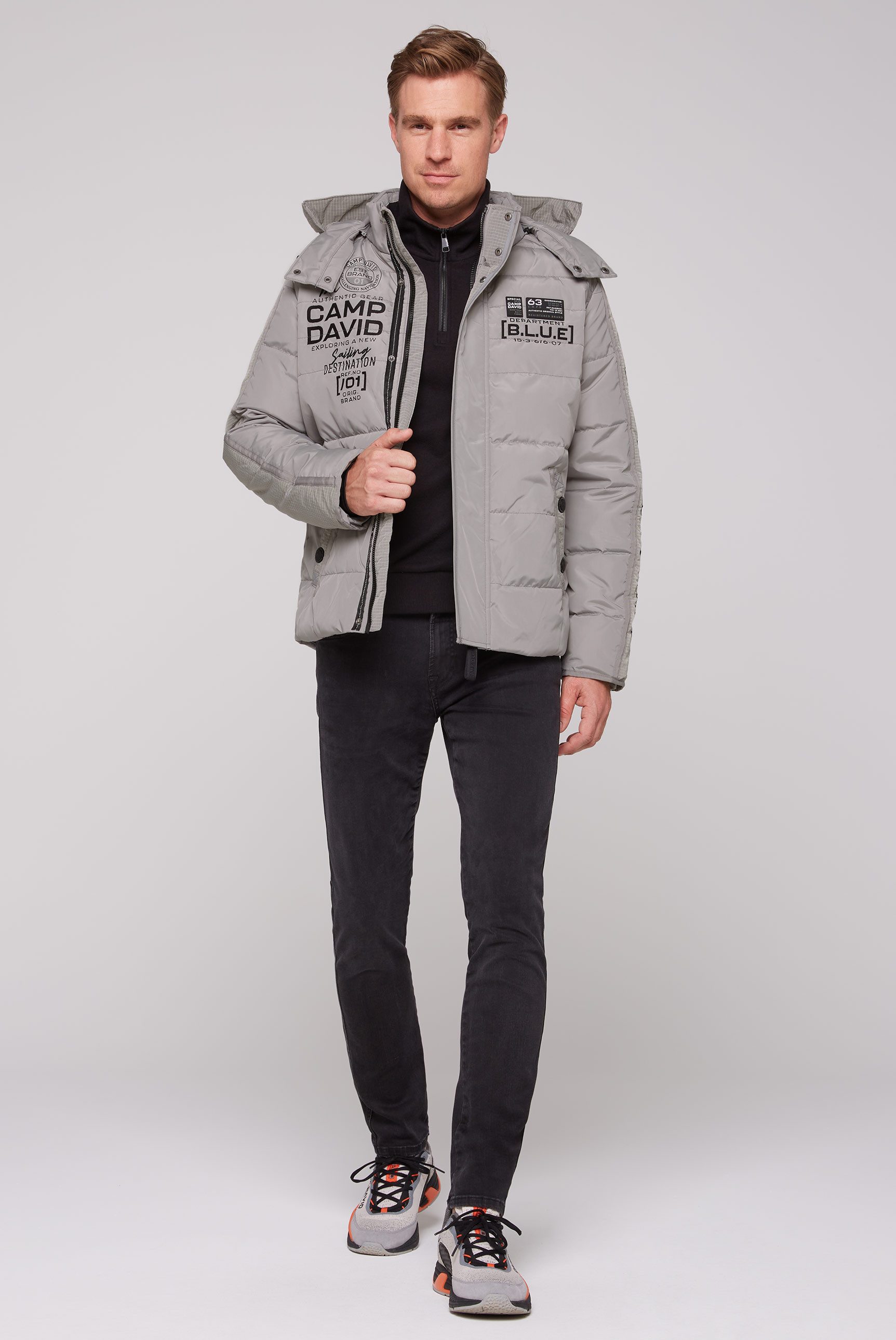 CAMP DAVID Gewatteerde jas met capuchon en ripstop-details