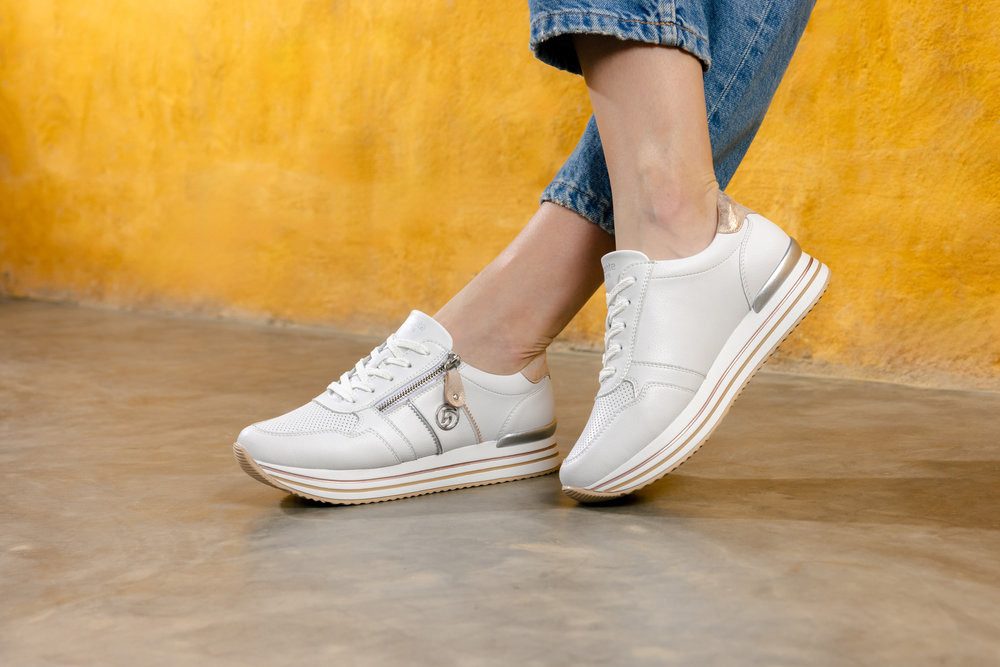 Remonte Plateausneakers , vrijetijdsschoen, lage schoen, veterschoen met zijrits