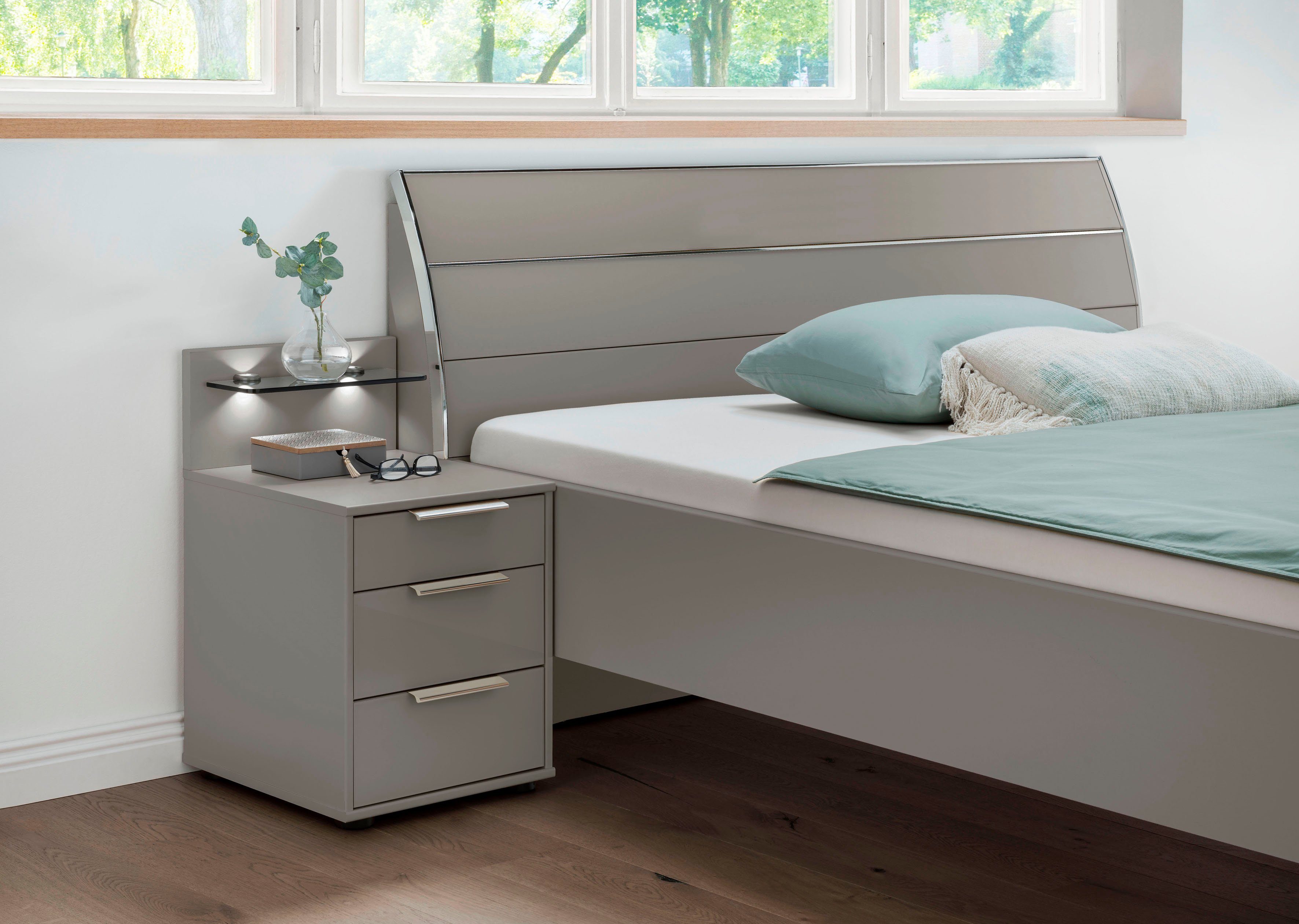 WIEMANN Futonbed Monaco, 4-voudig in hoogte verstelbaar met stijlvol houten hoofdbord, made in germany