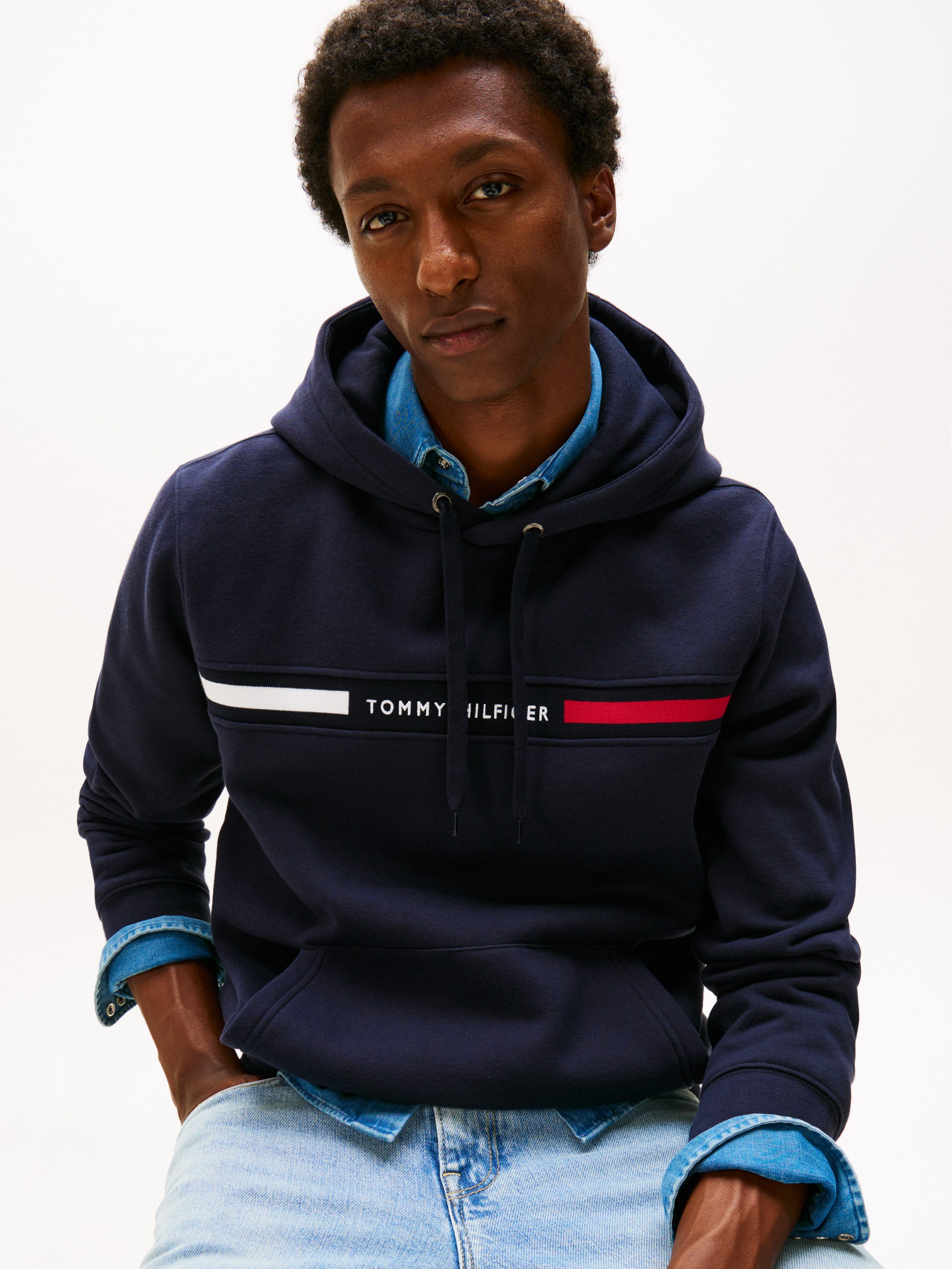 Tommy Hilfiger Hoodie HILFIGER CHEST INSERT HOODY met capuchon, kangoeroezak, logo-inscriptie