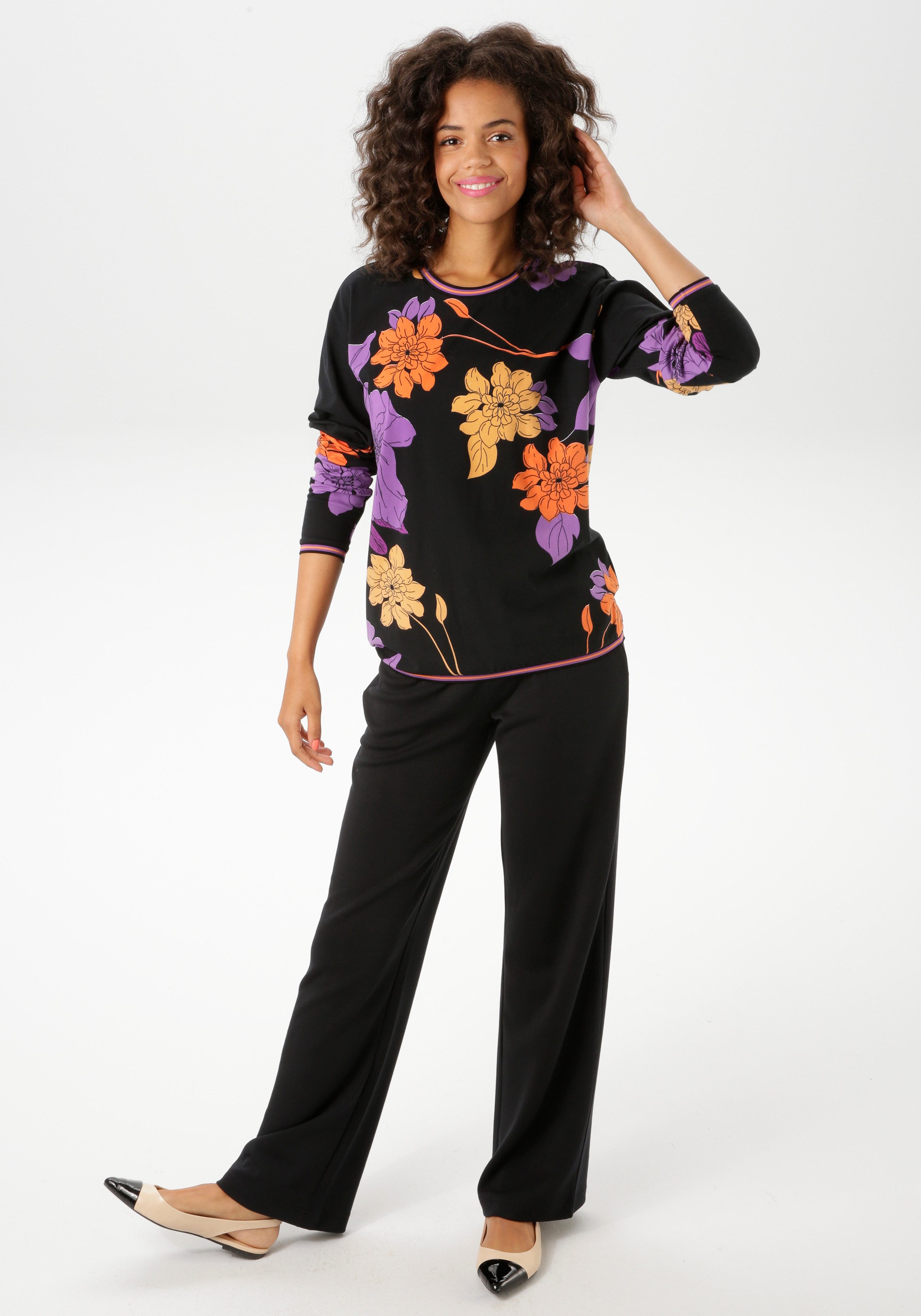 Aniston CASUAL Sweatshirt met grootformaat bloemen bedrukt - nieuwe collectie