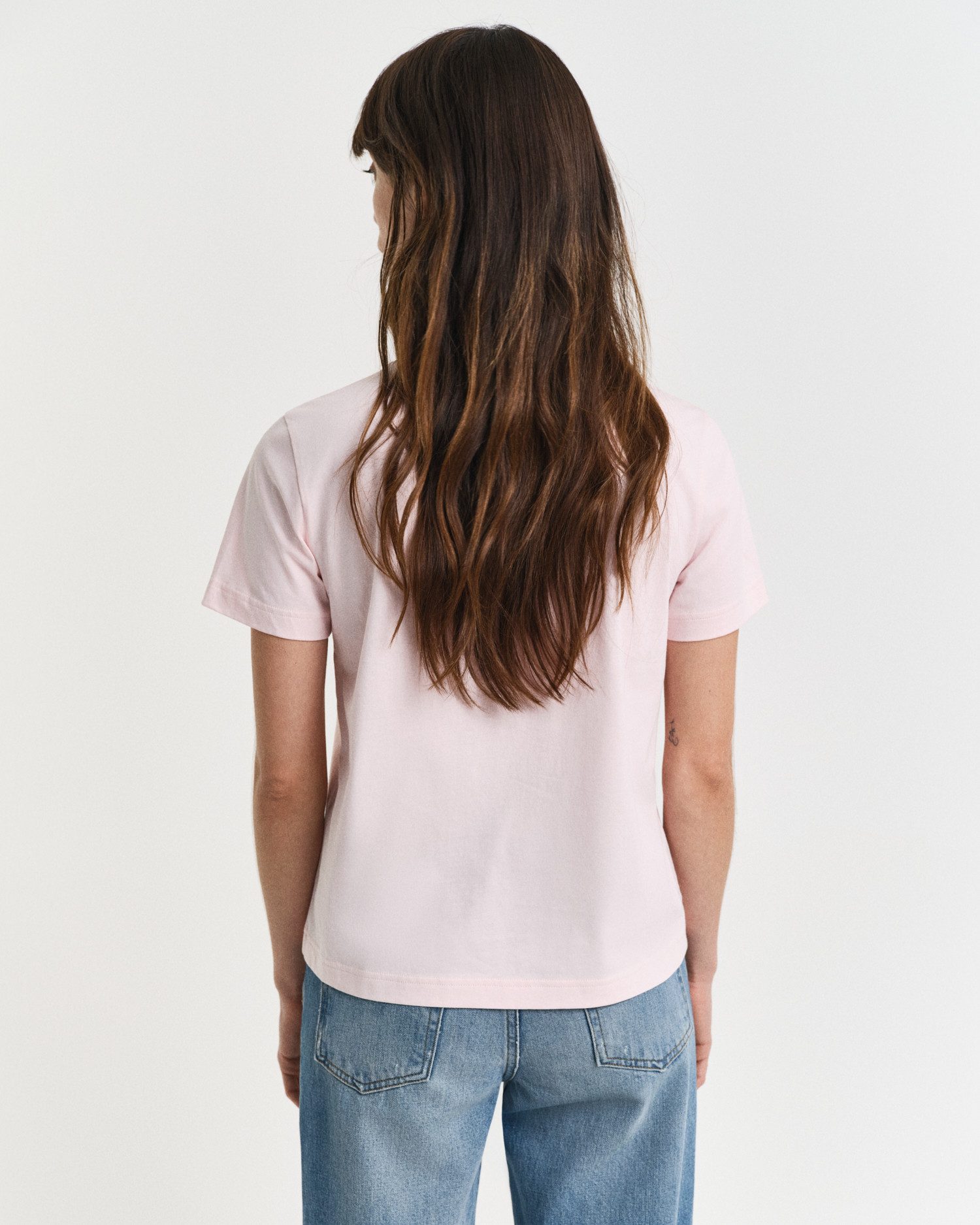 Gant T-shirt REG TONAL SHIELD SS T-SHIRT Ronde hals, ton sur ton borduurwerk