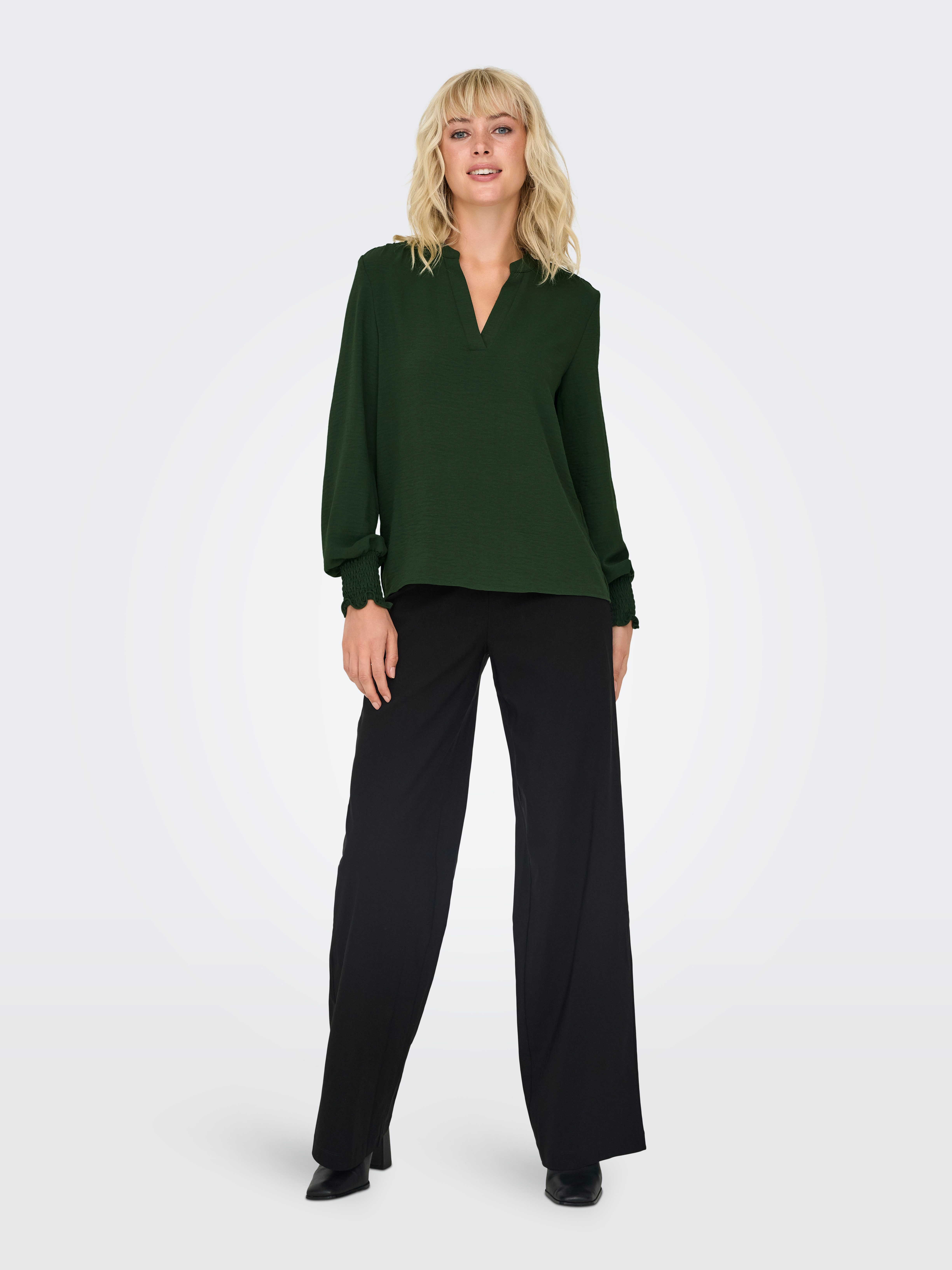 Only Shirt ONLMETTE V-NECK LS SMOCK TOP NOOS WVN