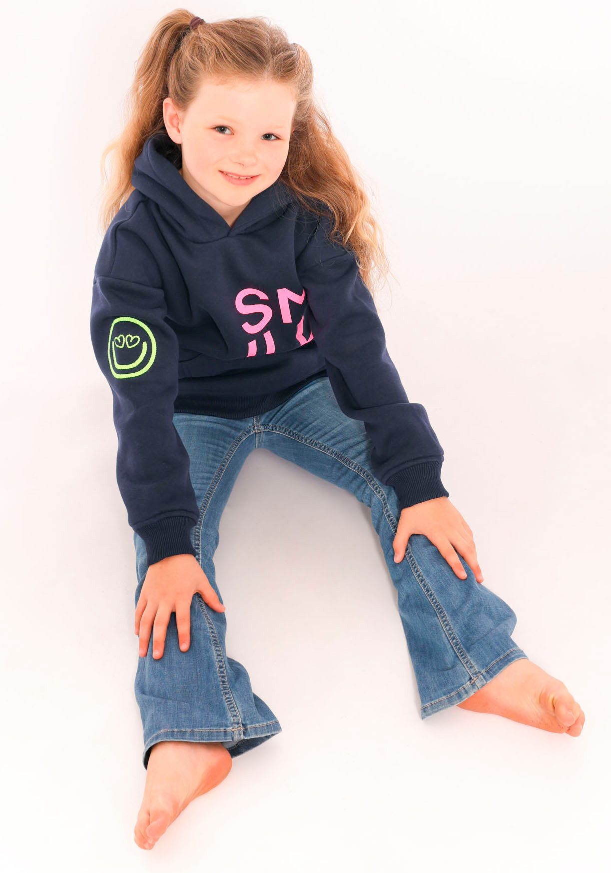 Zwillingsherz Hoodie Alissa-Kids met "smile"-opdruk in neonkleur en geborduurde smiley