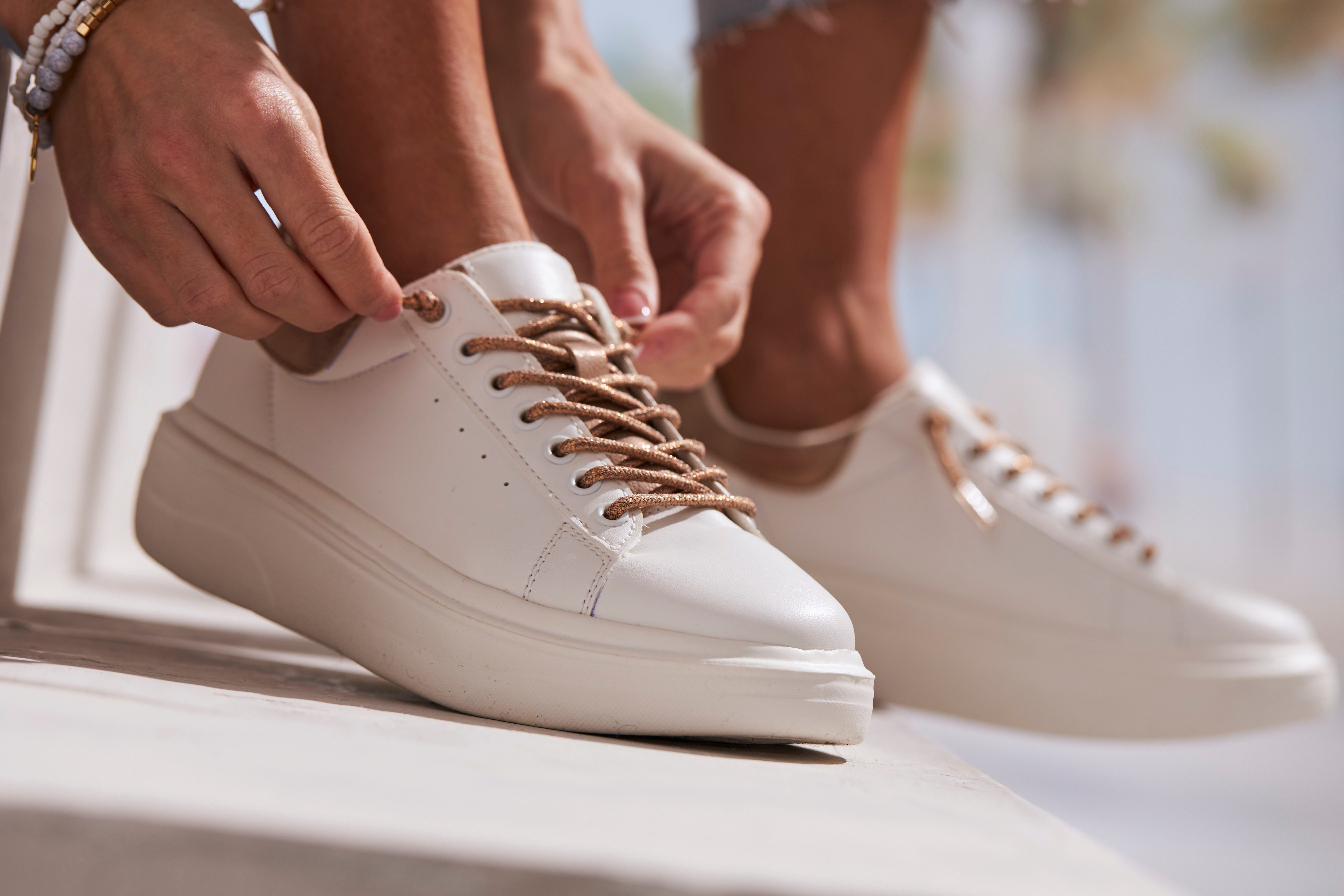 Lascana Sneakers Slip-on sneakers Slip-On sneaker met metallic details, vrijetijdsschoenen VEGAN