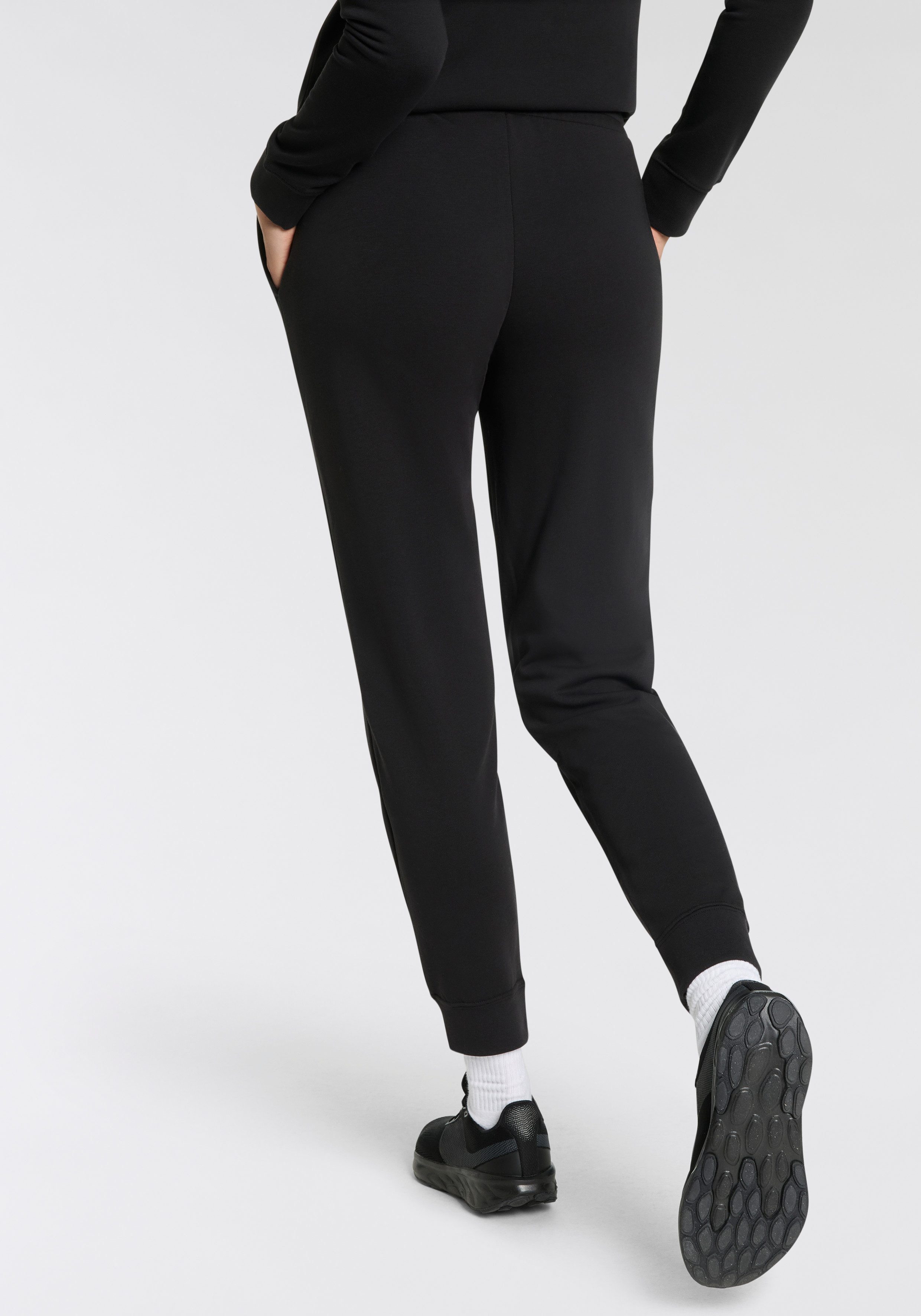 PUMA Trainingsbroek ESS LOGO LAB PANTS TR