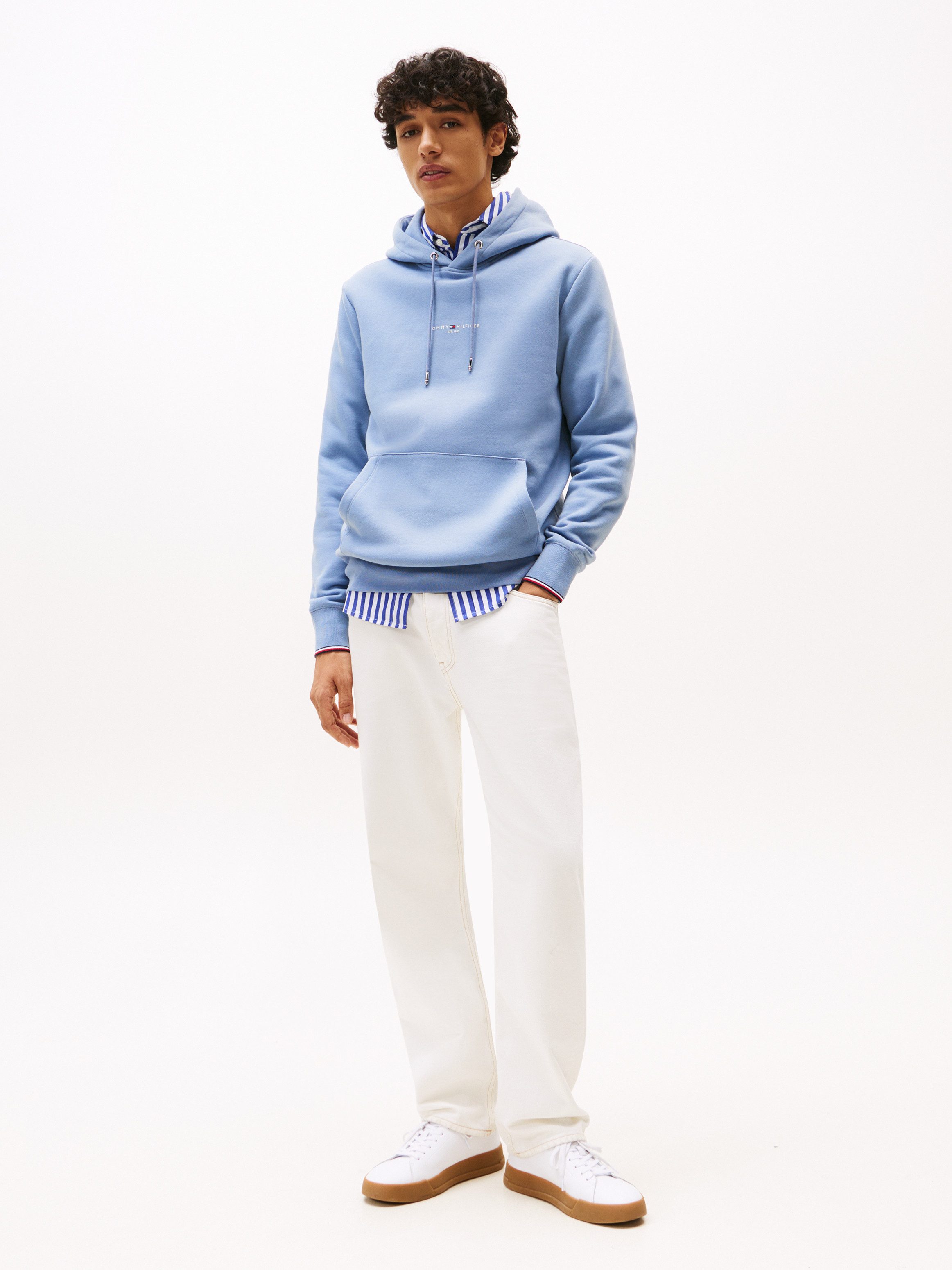 Tommy Hilfiger Hoodie TOMMY LOGO TIPPED HOODY Tommy-Tape binnen aan de halsopening, Vlag-Stiksel op de Mouw