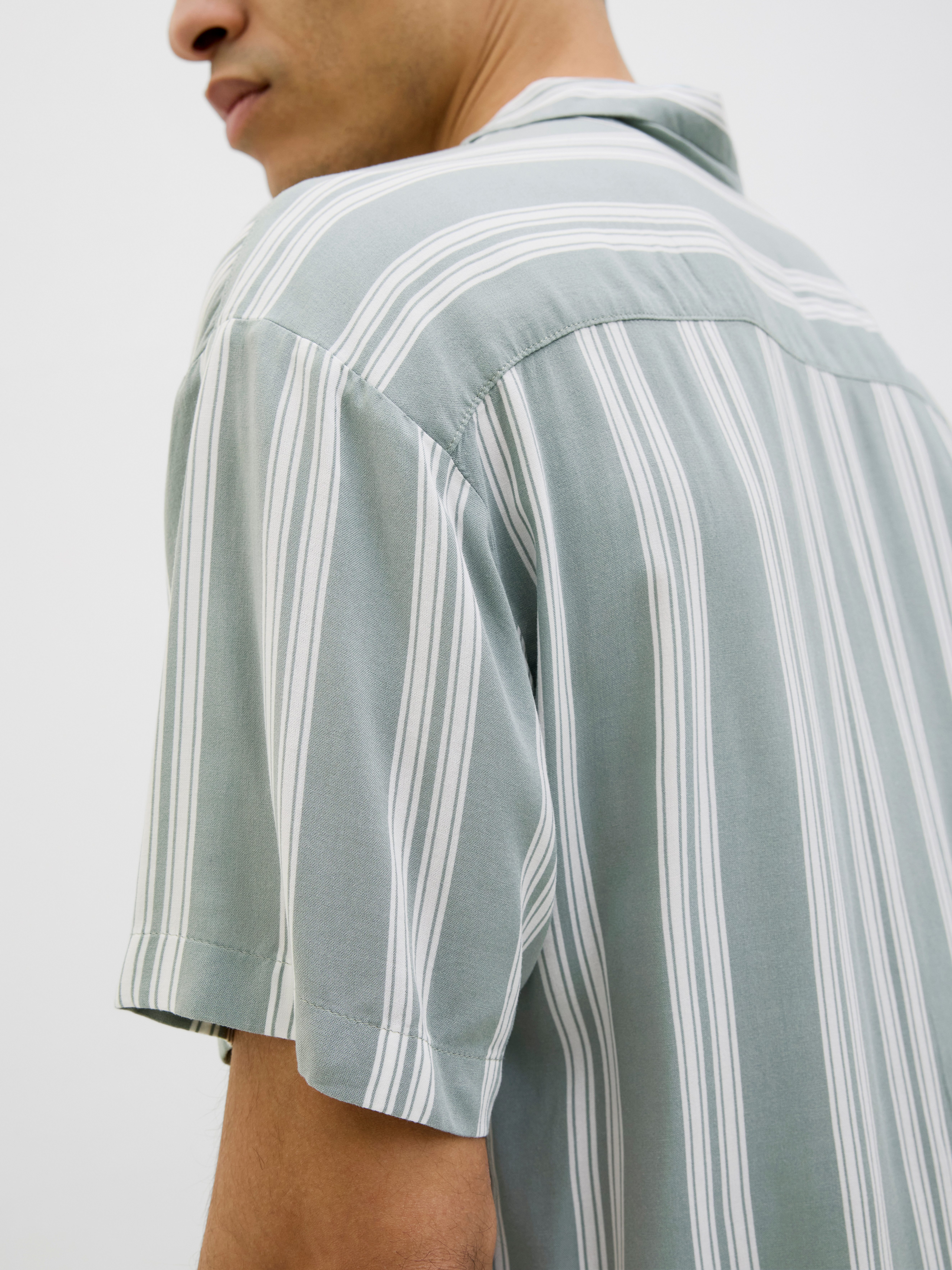 Jack & Jones Overhemd met korte mouwen JJEJEFF STRIPE RESORT SHIRT SS SN
