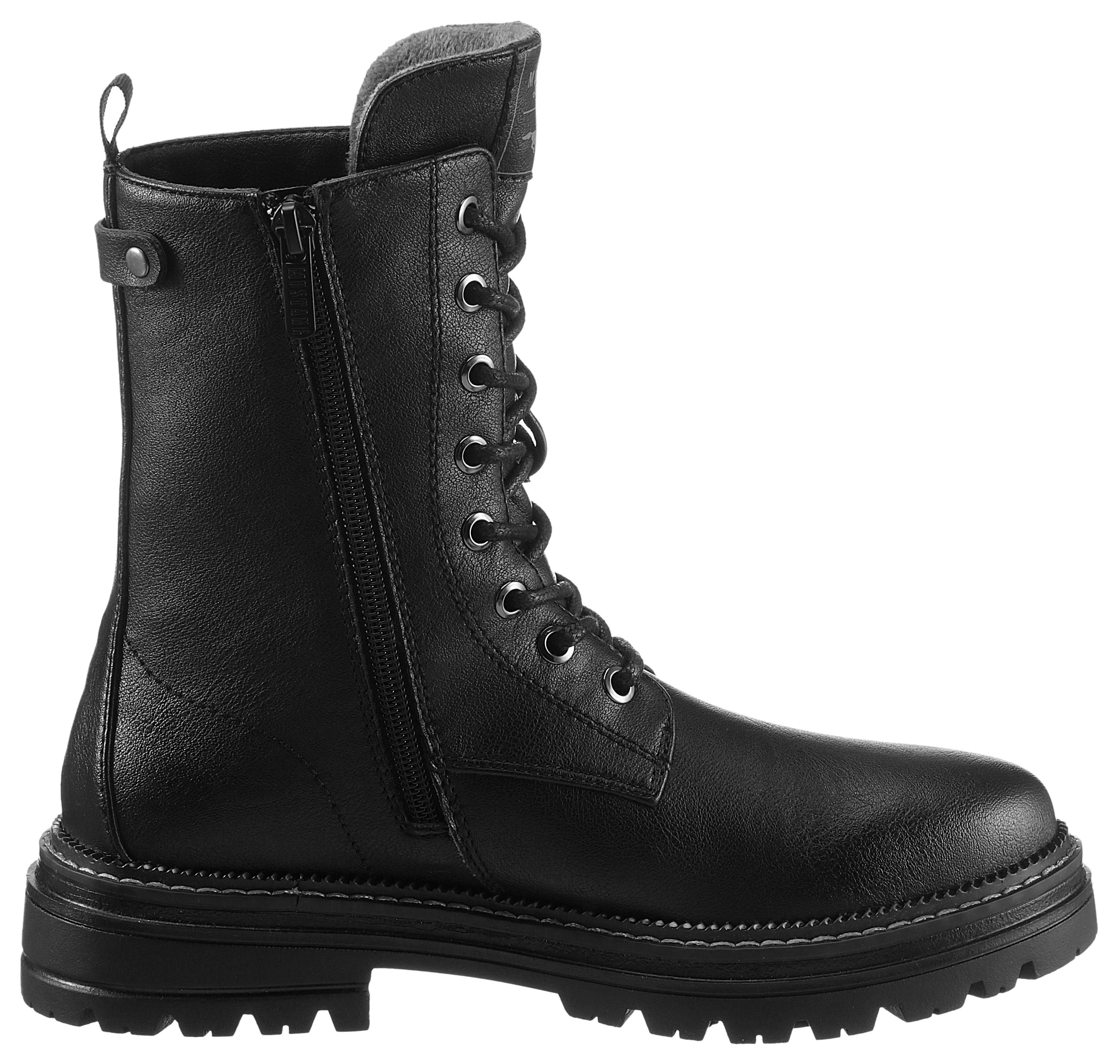 Mustang Shoes Hoge veterschoenen met warme binnenkant