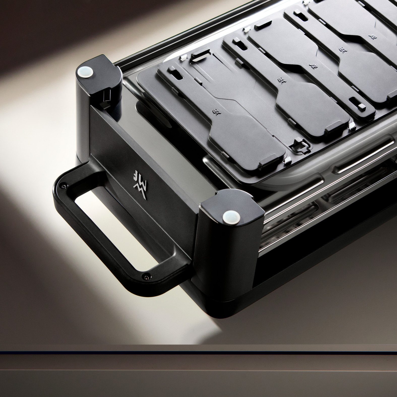 WMF Raclette Master, indirekte LED-Beleuchtung, Keramikbeschichtung