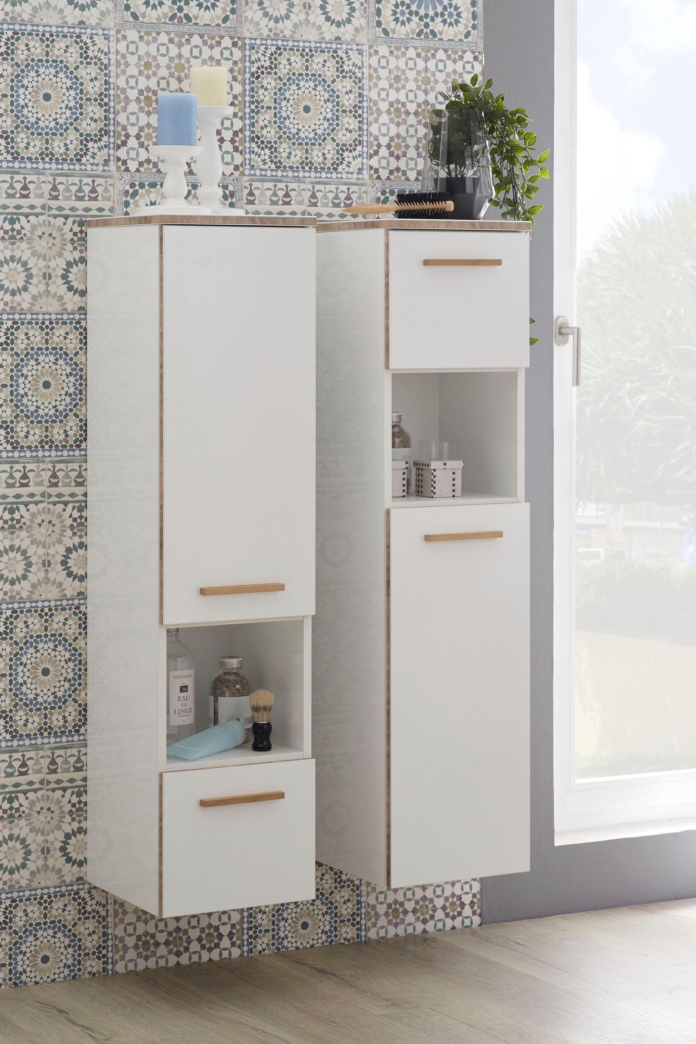 Saphir Halfhoge kast Quickset 931 Badkamermeubel in wit glans, 1 deur, 1 nis, 1 lade 2 glasplateaus, inclusief deurdemper, 30 cm breed, 123,2 cm hoog