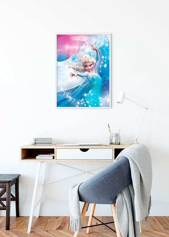 Komar Wanddecoratie Frozen 2 Elsa actie Wanddecoratie voor de kinderkamer - zonder lijst (1 stuk)