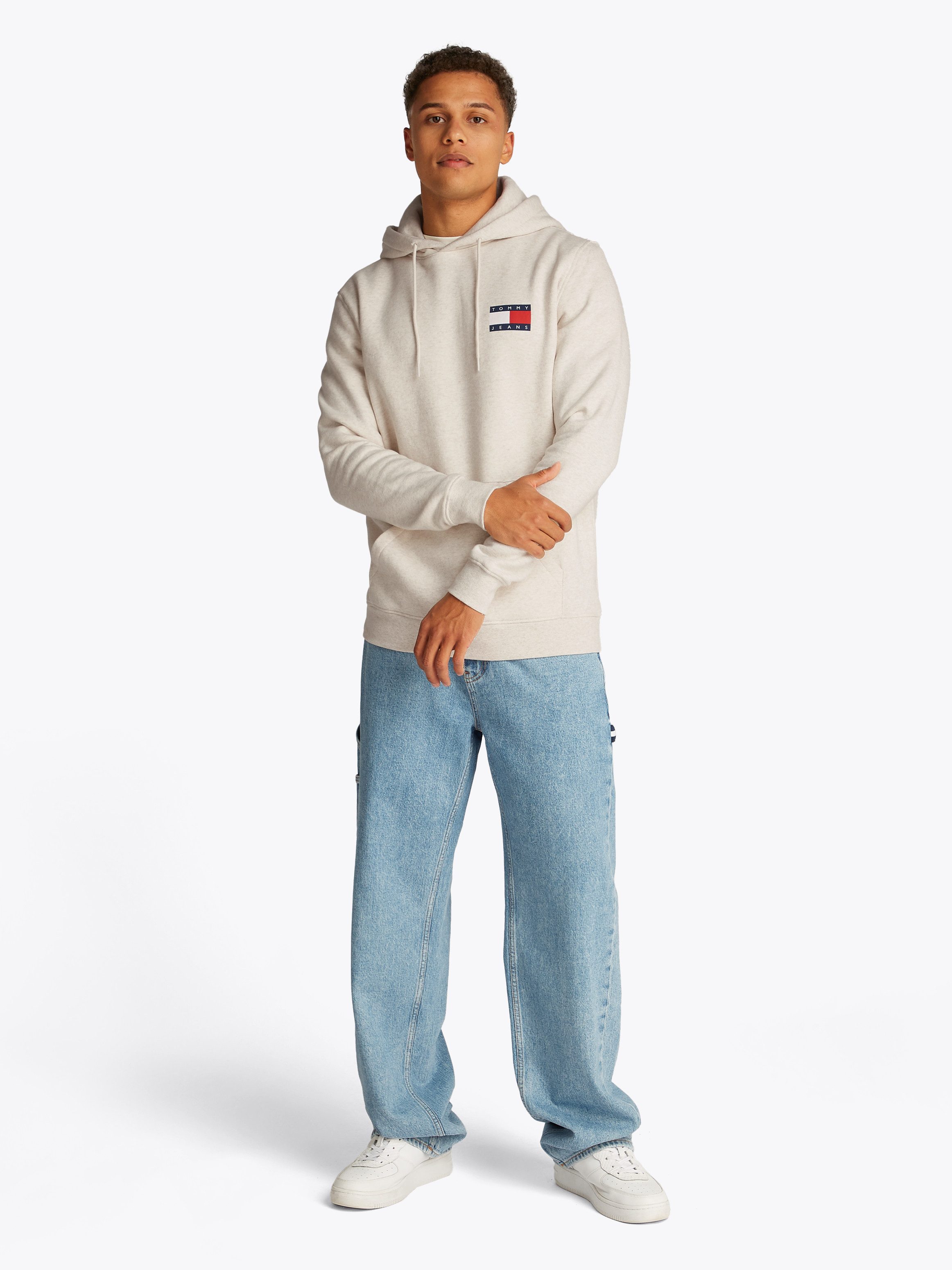 TOMMY JEANS Sweatshirt TJM REG ESSENTIAL FLAG HOOD EXT met bedrukte merklogo op borsthoogte