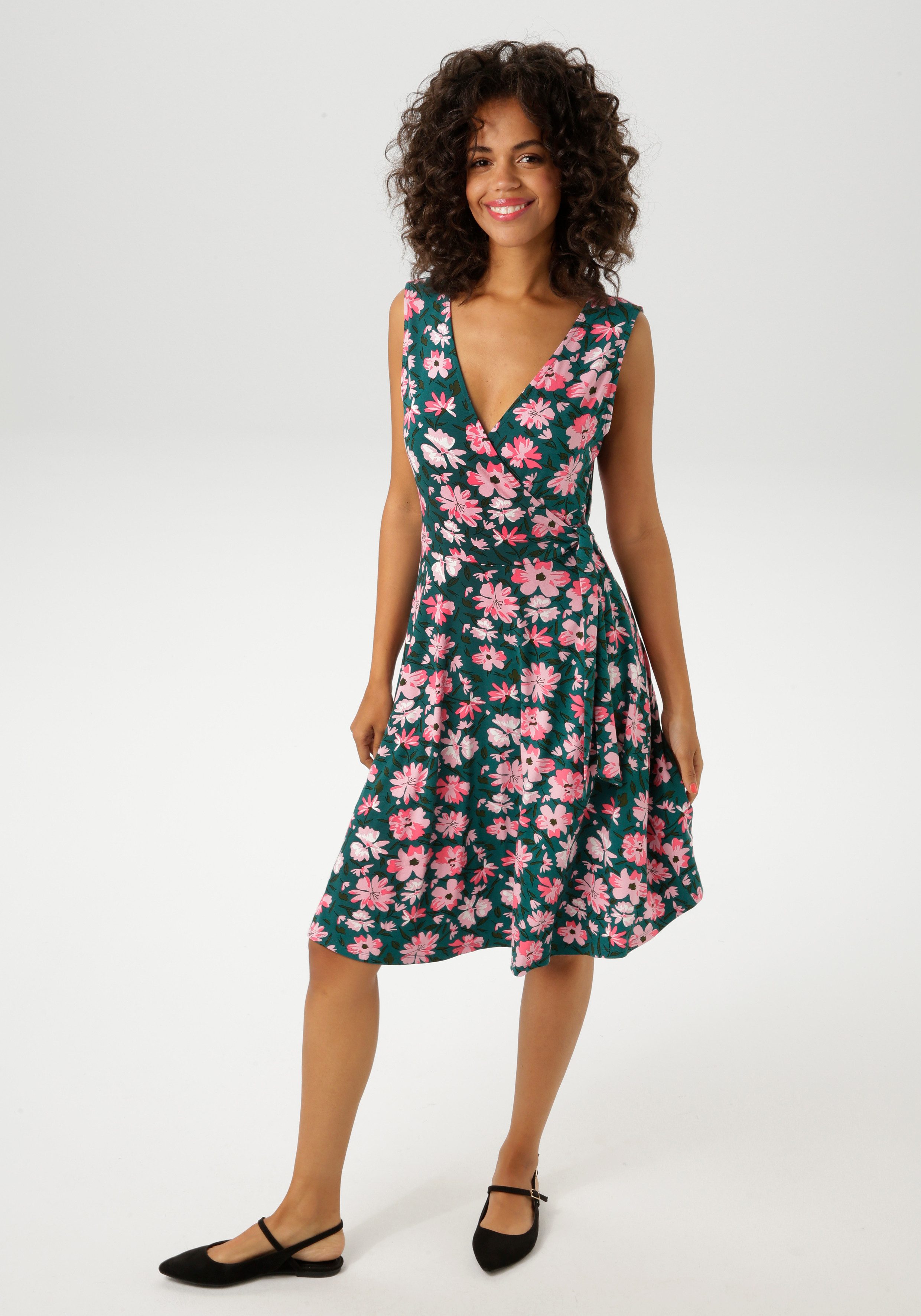 Aniston CASUAL Zomerjurk met schilderachtig bloemenprint - elk stuk is uniek - nieuwe collectie