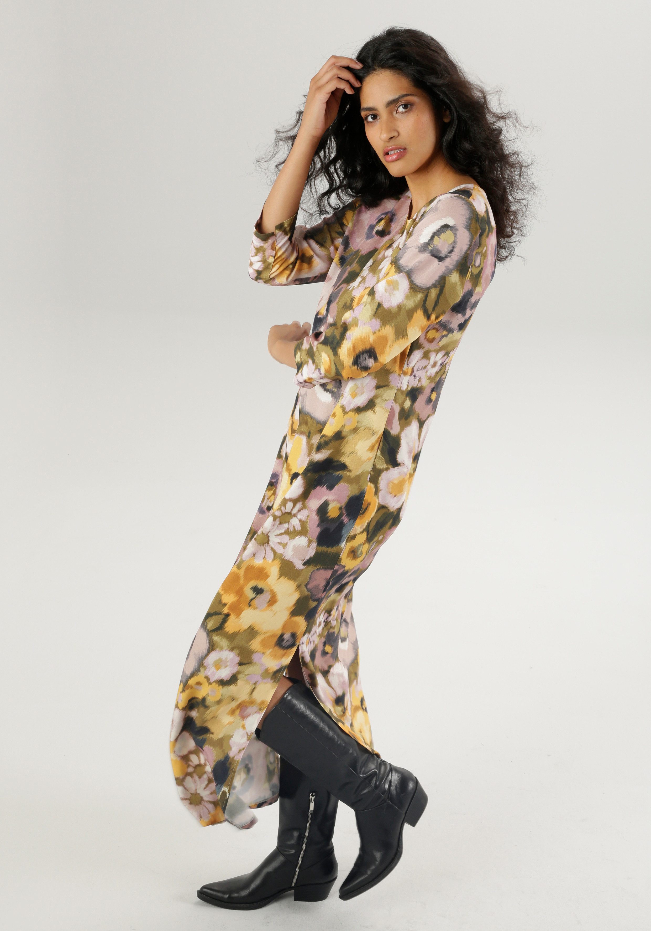 Aniston CASUAL Maxi-jurk met bloemenprint in batik-look elk stuk is uniek
