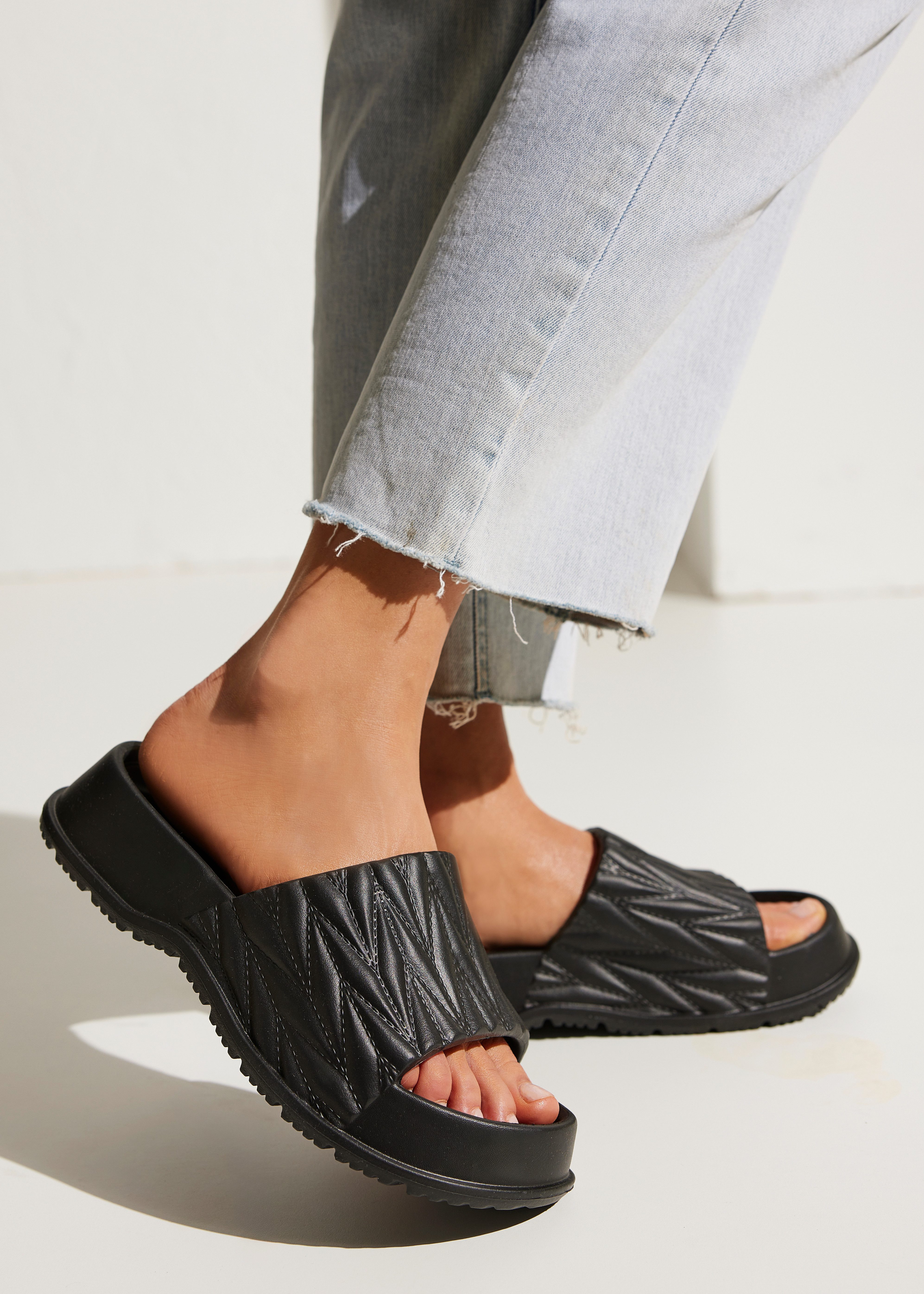 French Connection Slippers Badepantoffel, mule, sandaal, open schoen, badeschoen