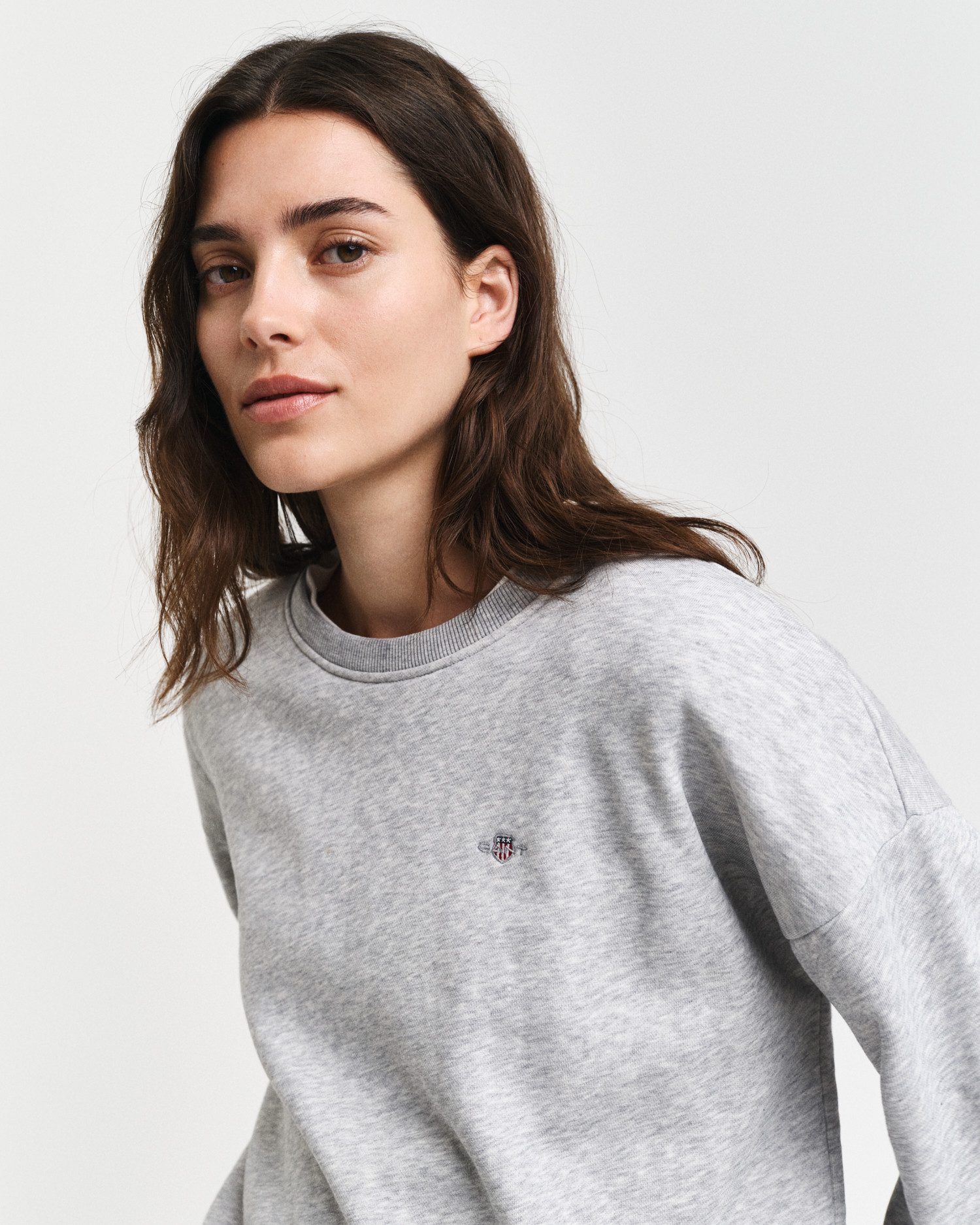 Gant Sweatshirt SHIELD C-NECK SWEAT Grafische -borduursel op de borst