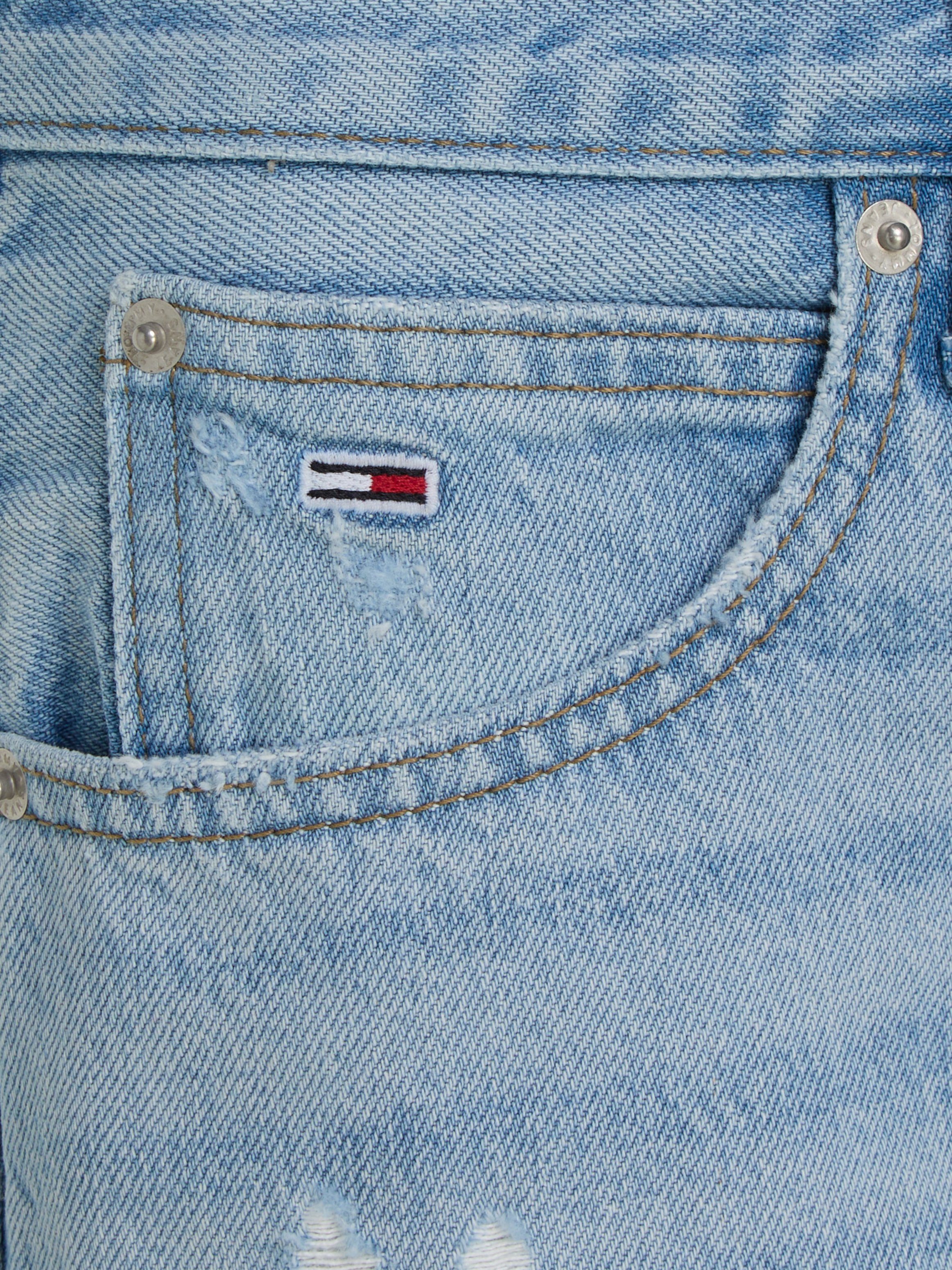 TOMMY JEANS Short HOT PANT BH0015 met heavy destroyed effecten aan de zoom