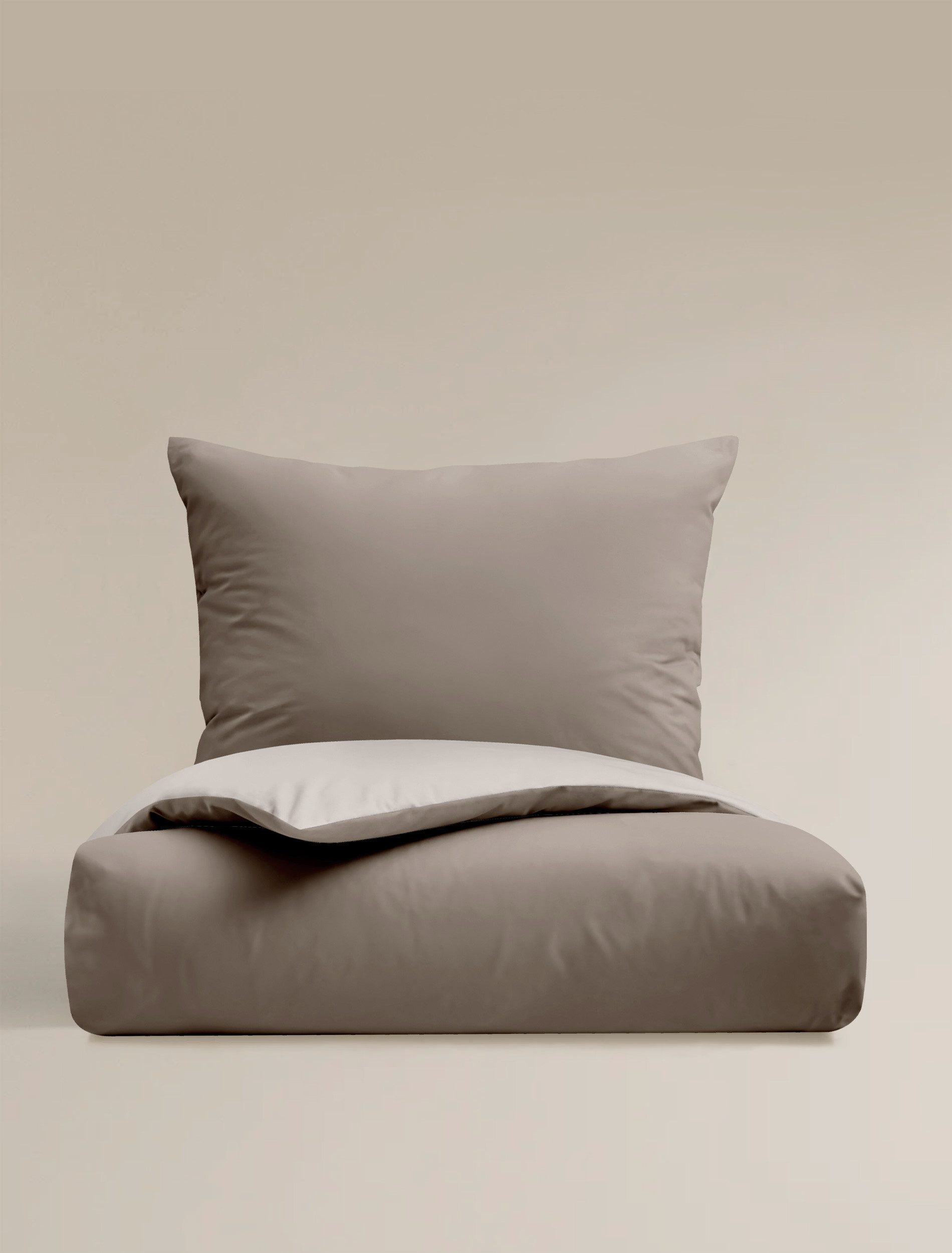BIERBAUM Tweezijdig te gebruiken overtrekset Modern uni in mt. 135x200 of 155x220 cm Modern unidesign: Eenvoudig, elegante uitstraling voor elke slaapkamer
