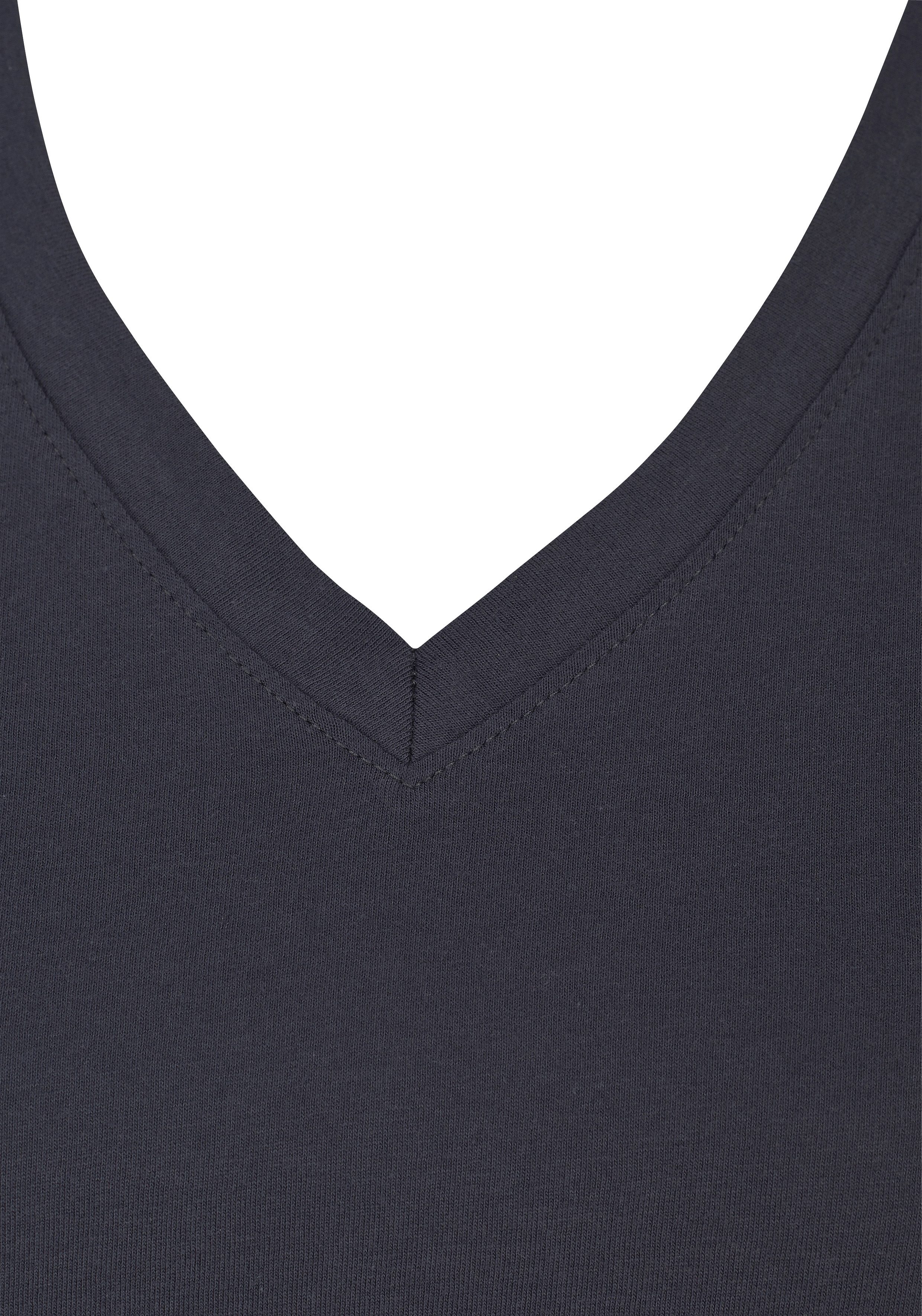H.I.S Capripyjama met geruite broek en bijpassend basic shirt (2-delig, 1 stuk)