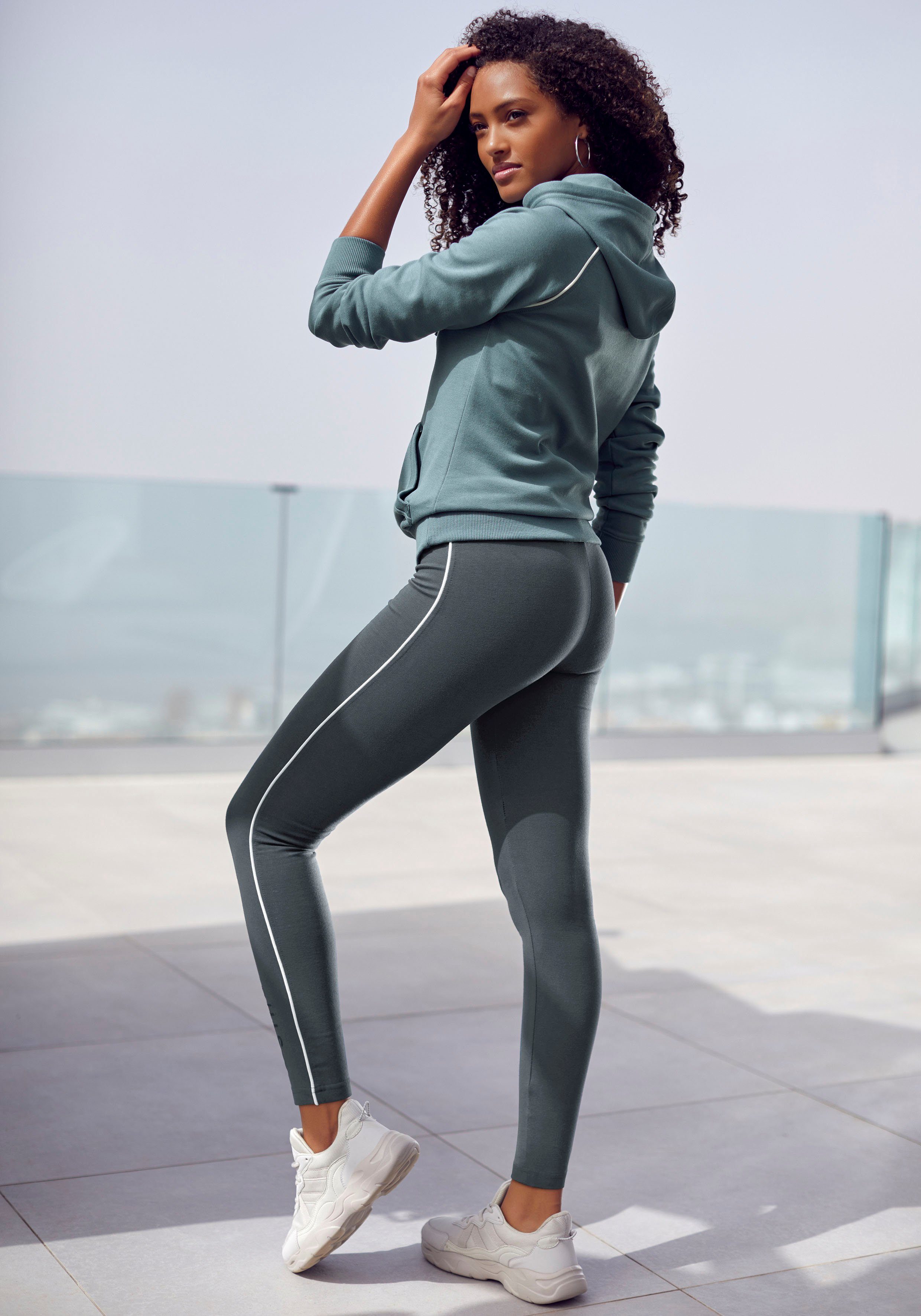 H.I.S Legging met witte contrastpaspel, loungewear