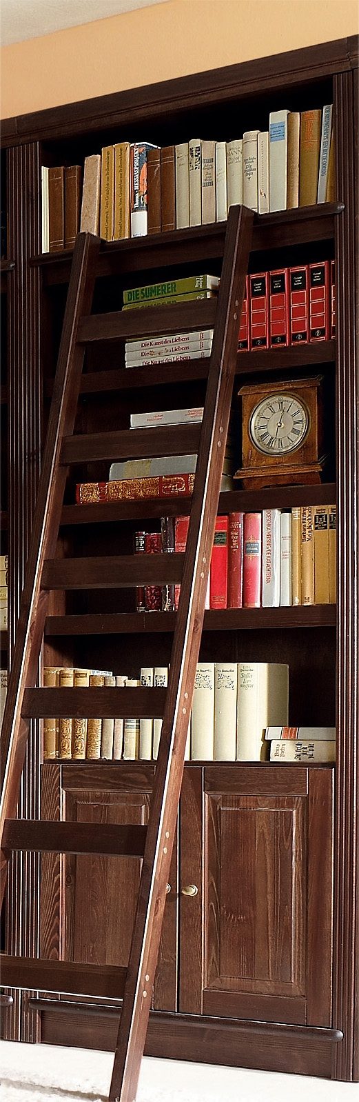 Home affaire Boekenkast Soeren van massief grenen, hoogte 220 cm, met 2 houten deuren, veel bergruimte