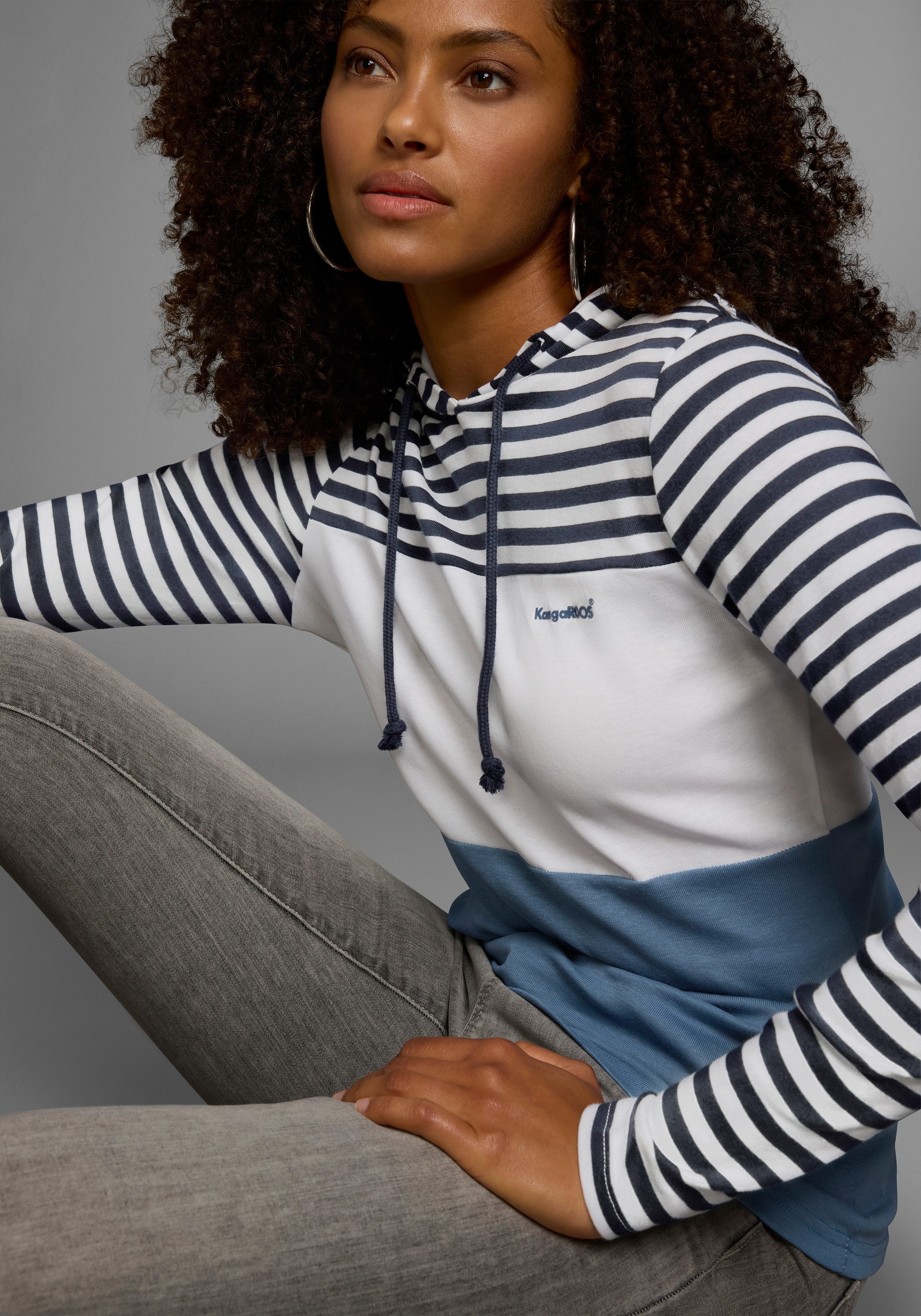 KangaROOS Capuchonshirt Lange mouwen, zeer figuurvolgend, met colourblocking-look