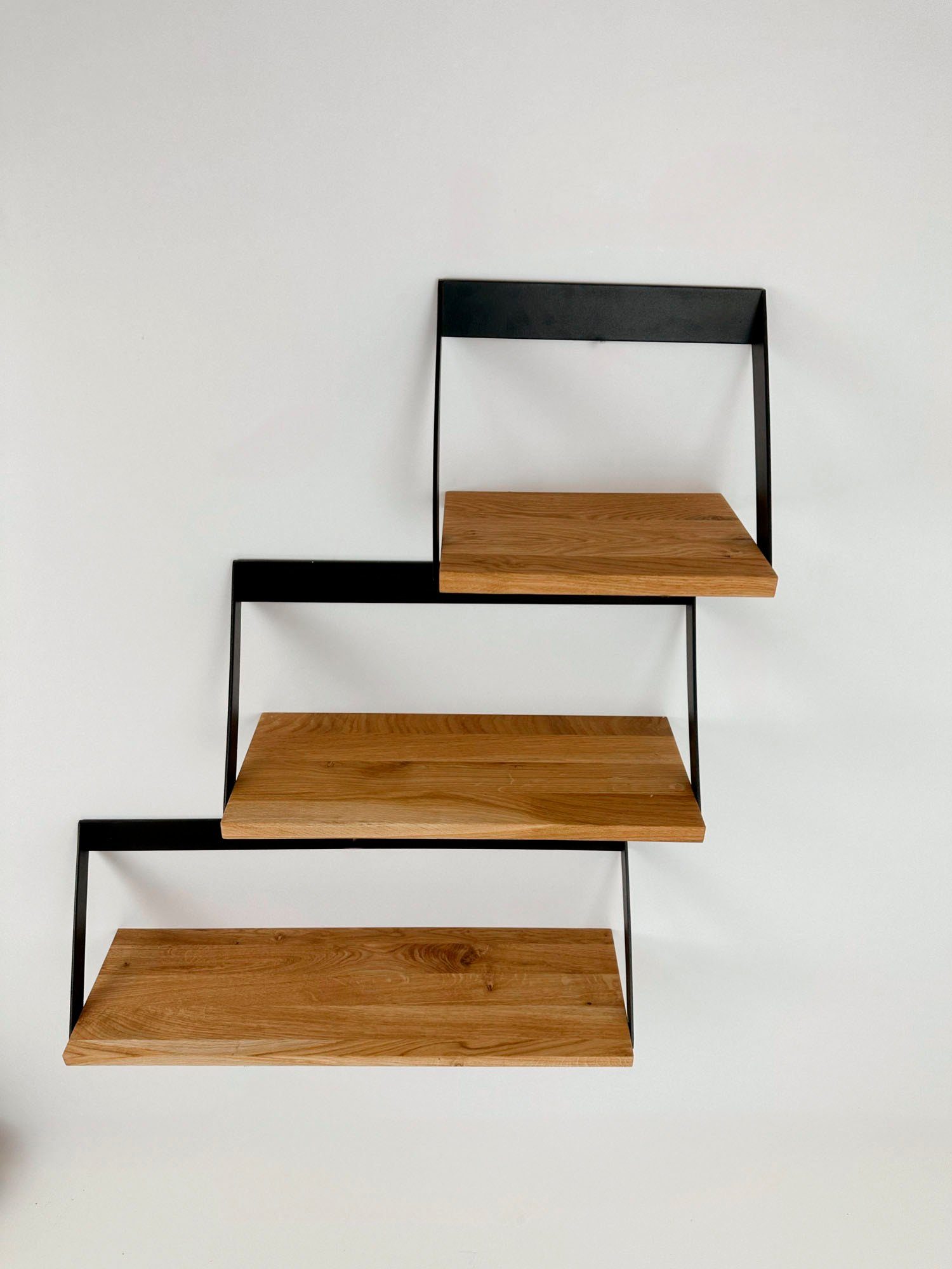 andas Wandplank Lemberg van metaal met legplank van massief eiken