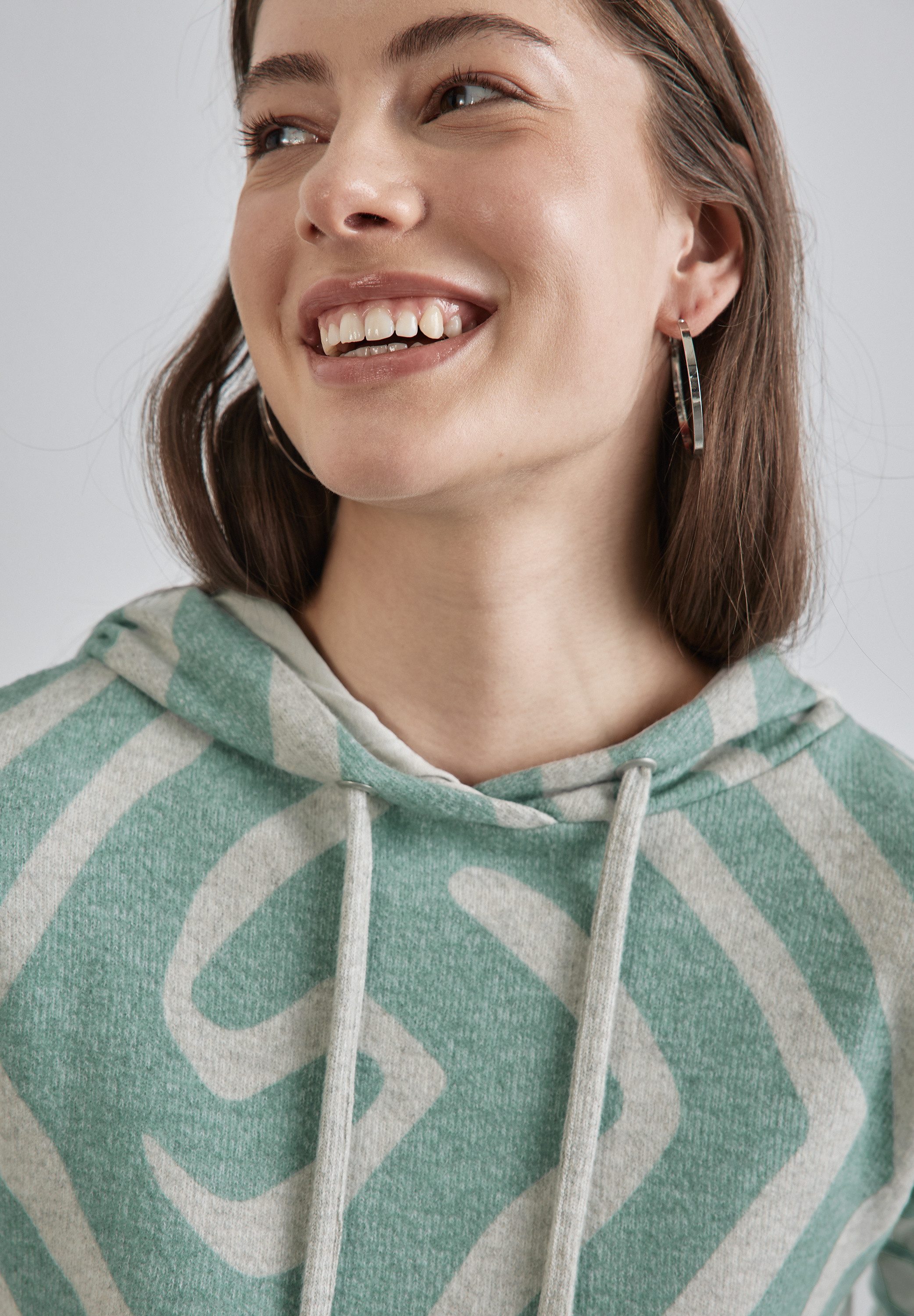 STREET ONE Capuchonshirt met geometrisch motief