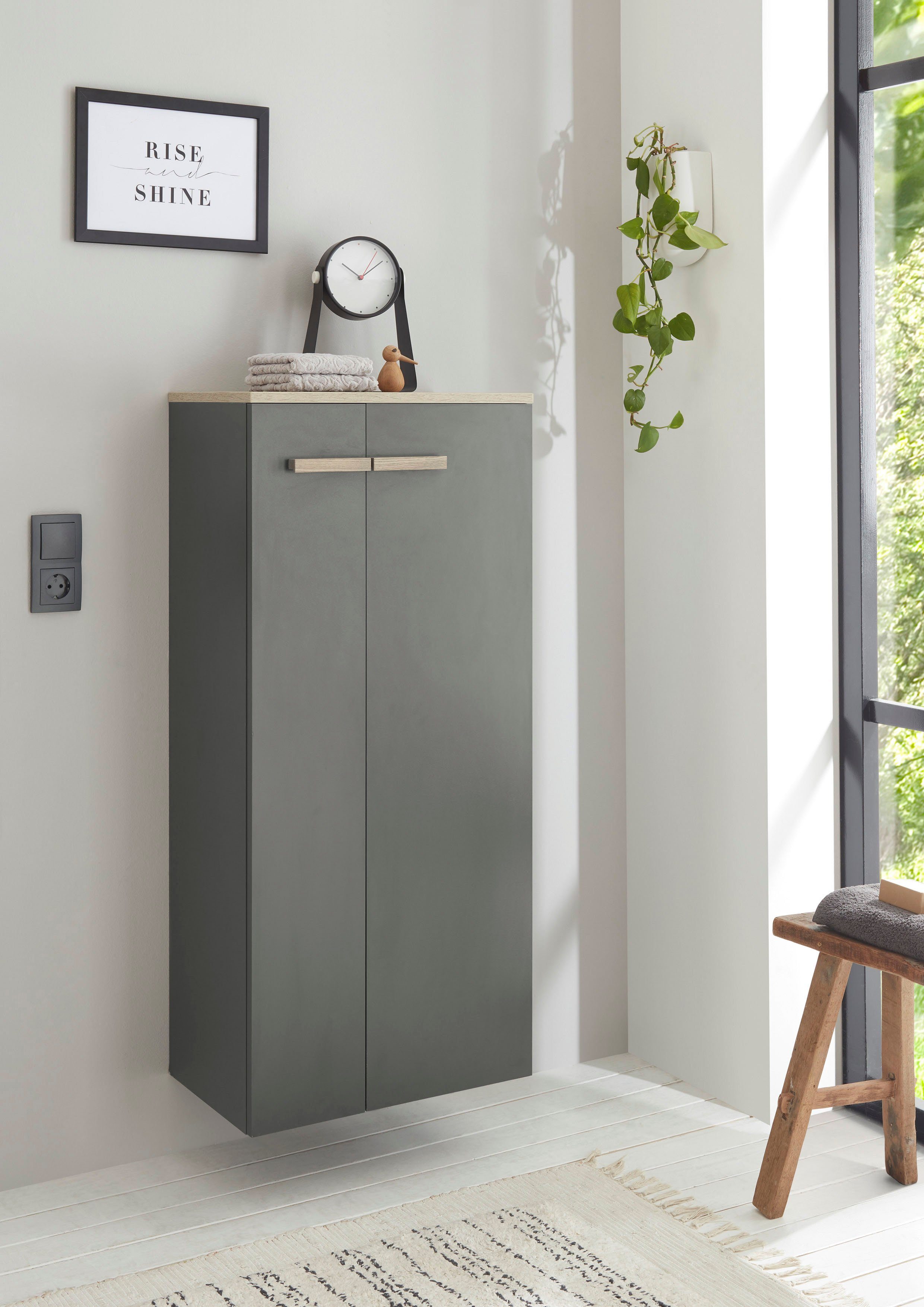 Places of Style Halfhoge kast SOLiD, badkamerkast in modern ontwerp, kast met houten grepen