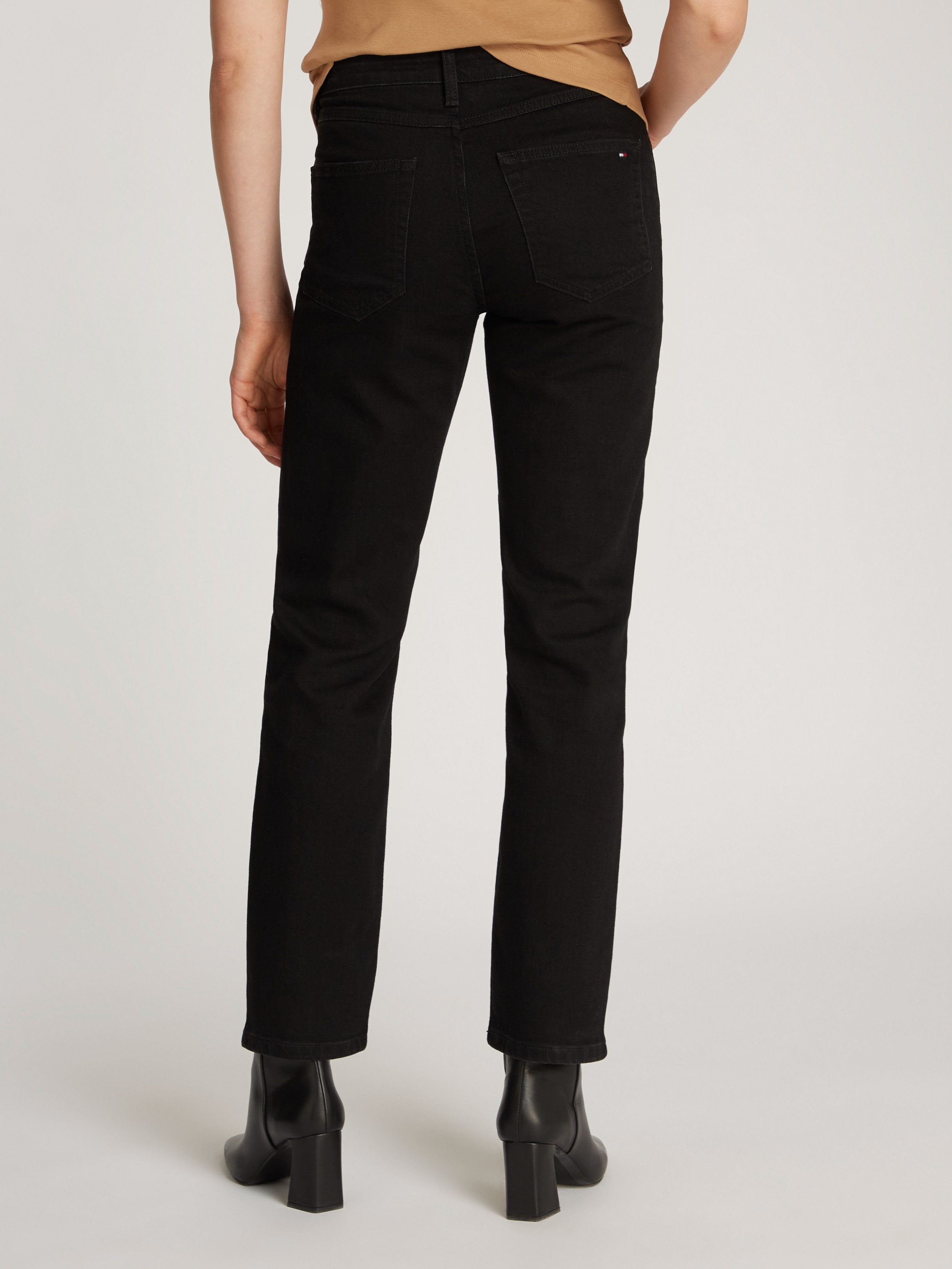 Tommy Hilfiger Straight jeans CLASSIC STRAIGHT RW ECRU met logo-badge, in enkel-lengte