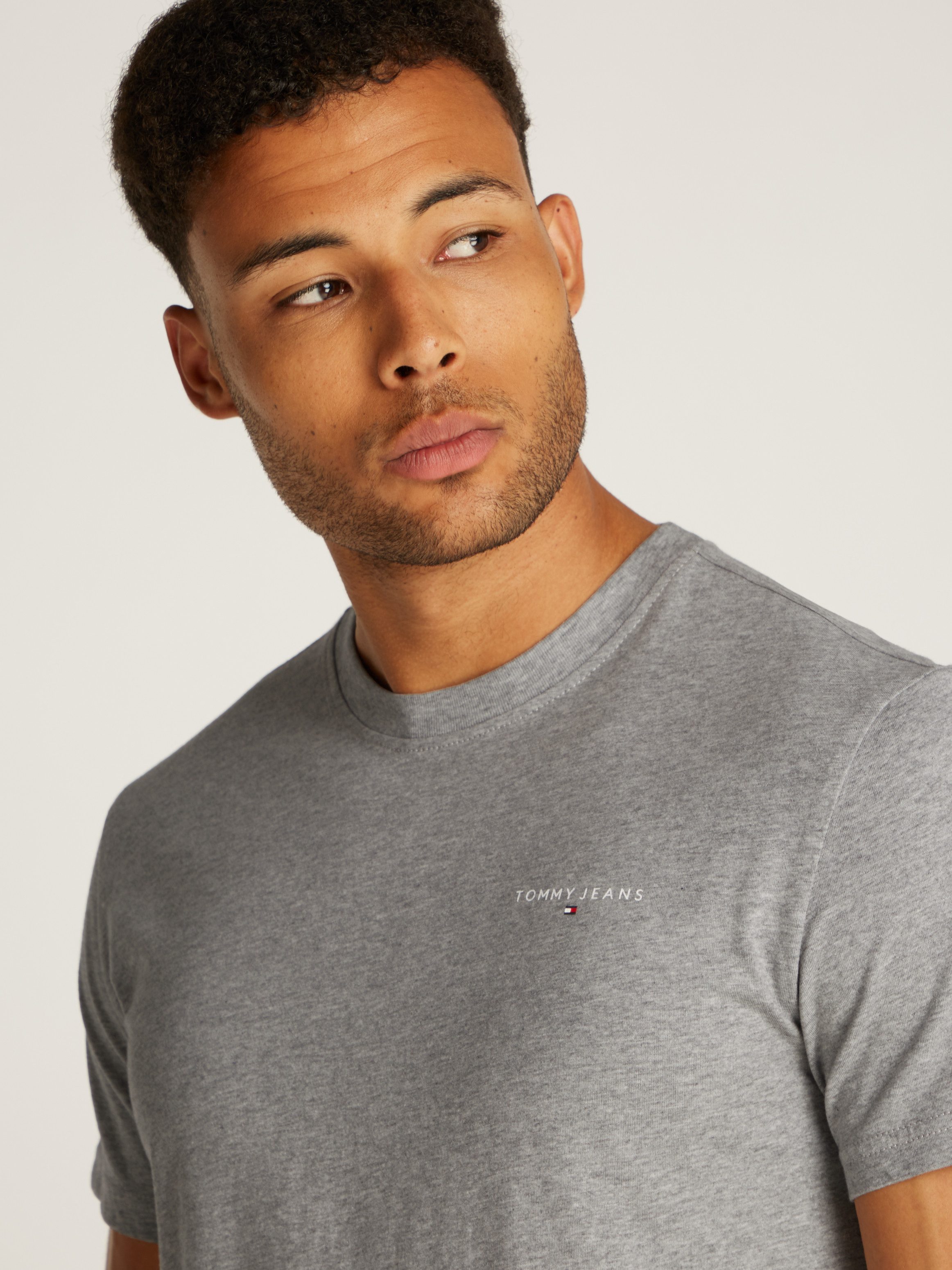 TOMMY JEANS T-shirt TJM SLIM LINEAR CHEST SS TEE EXT