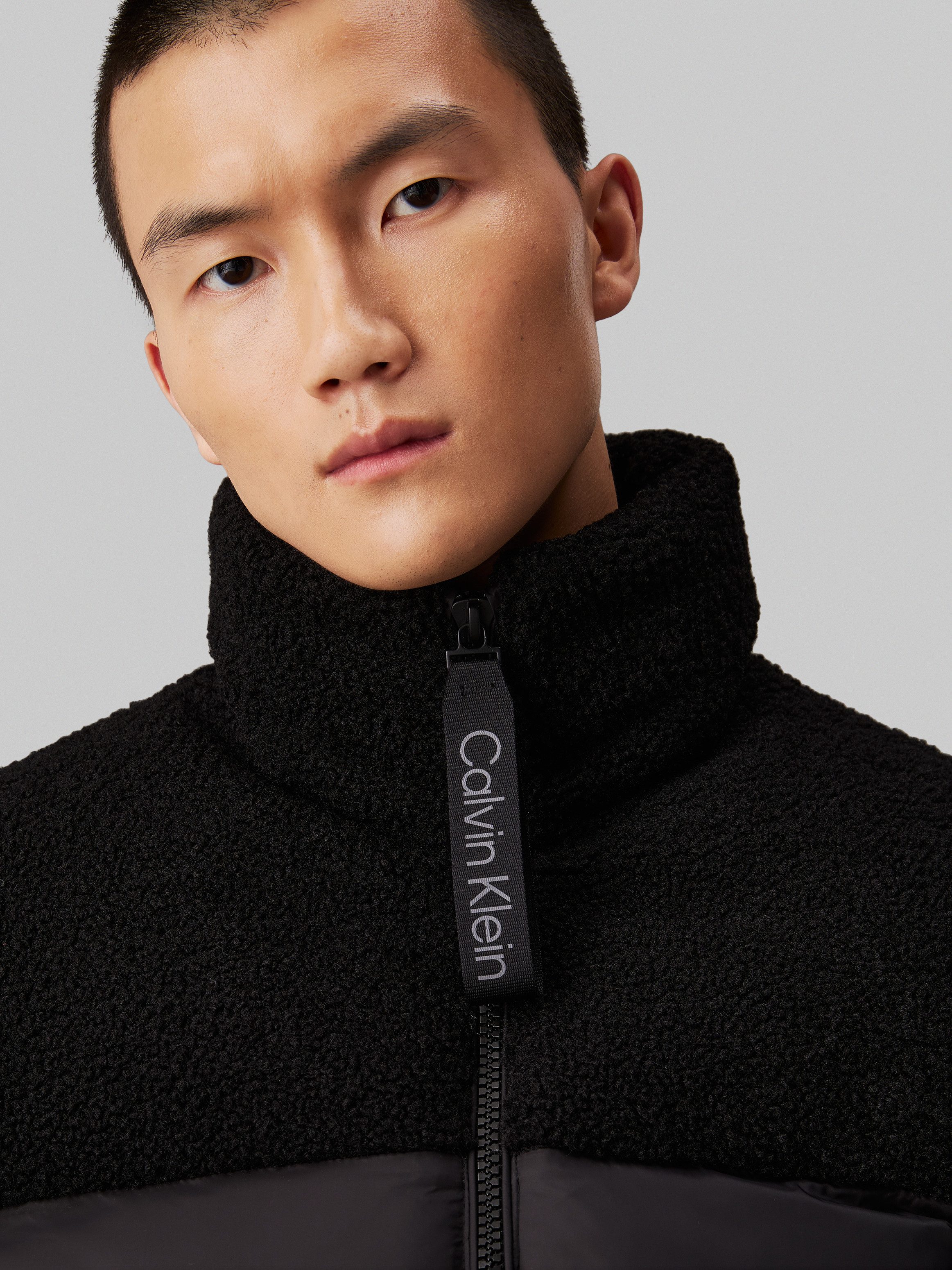 Calvin Klein Outdoorjack SHERPA PUFFER JACKET met een logo-opschrift
