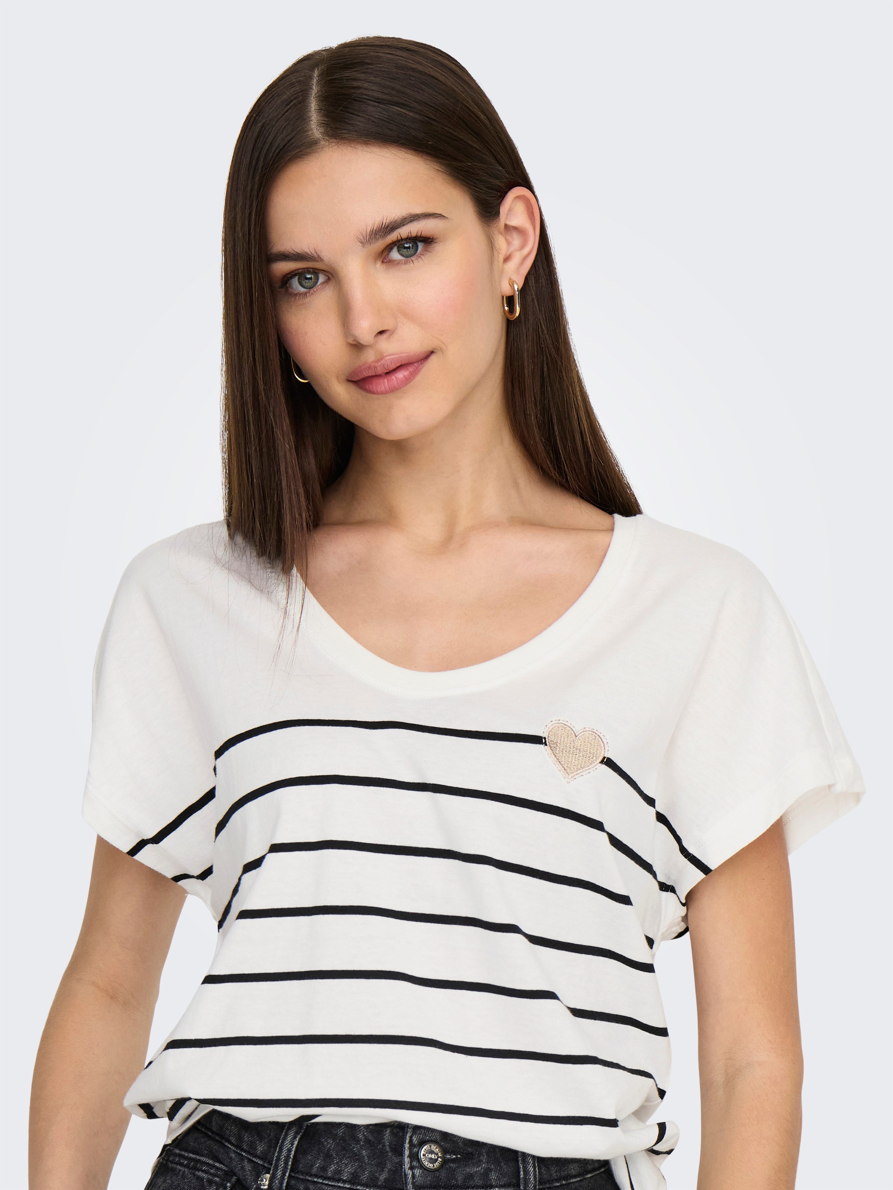 Only Shirt met korte mouwen ONLEMILY LIFE S/S HEART TOP CS JRS
