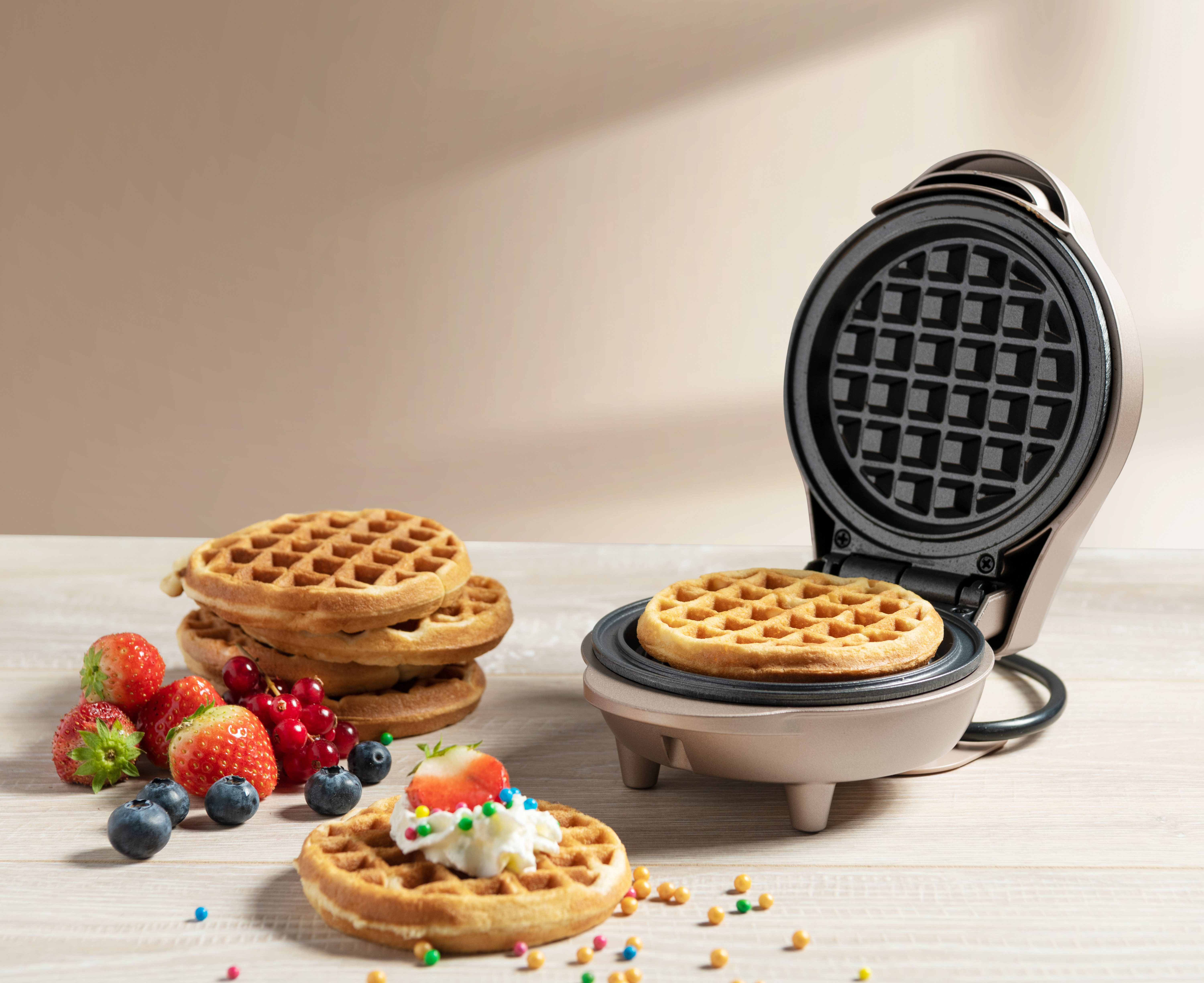 bestron Wafelijzer AMW500 Mini voor klassieke wafels, kleine wafelmaker met antiaanbaklaag