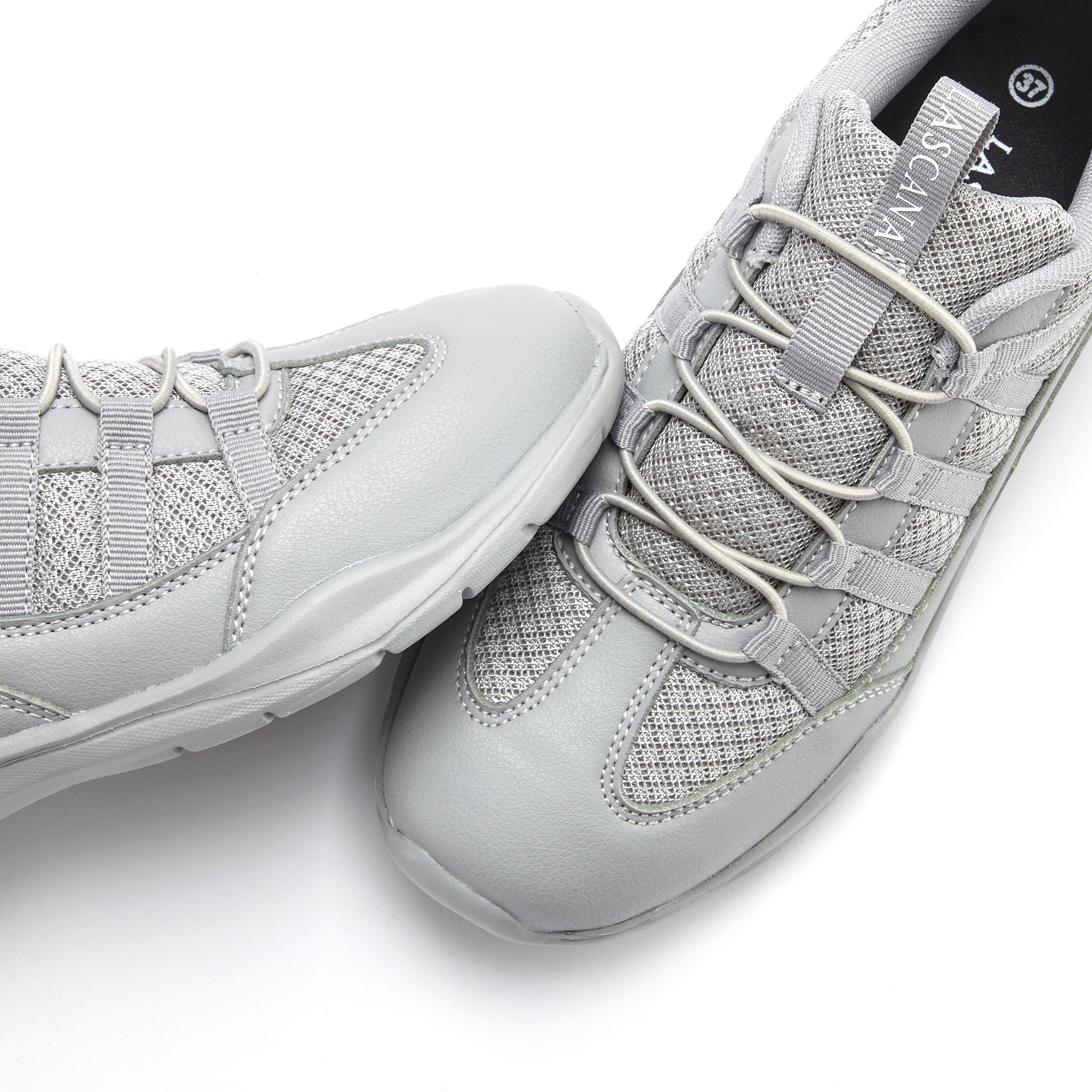 Lascana Sneakers Slip-On vrijetijdsschoen, lage schoen met elastische veters VEGAN