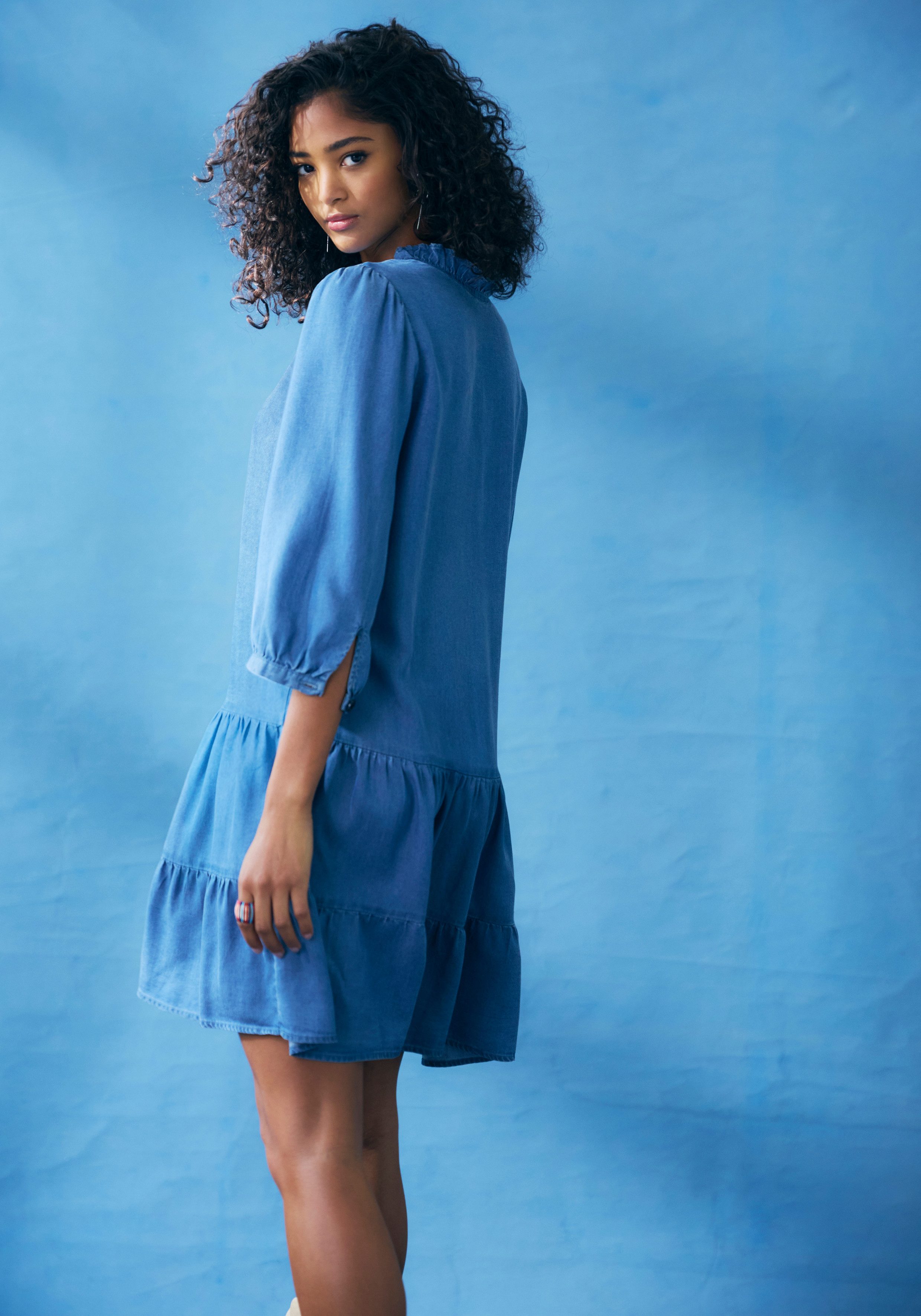 Lascana Jeans jurk met ruches bij de hals en knoopsluiting, overhemdblouse, blousejurk