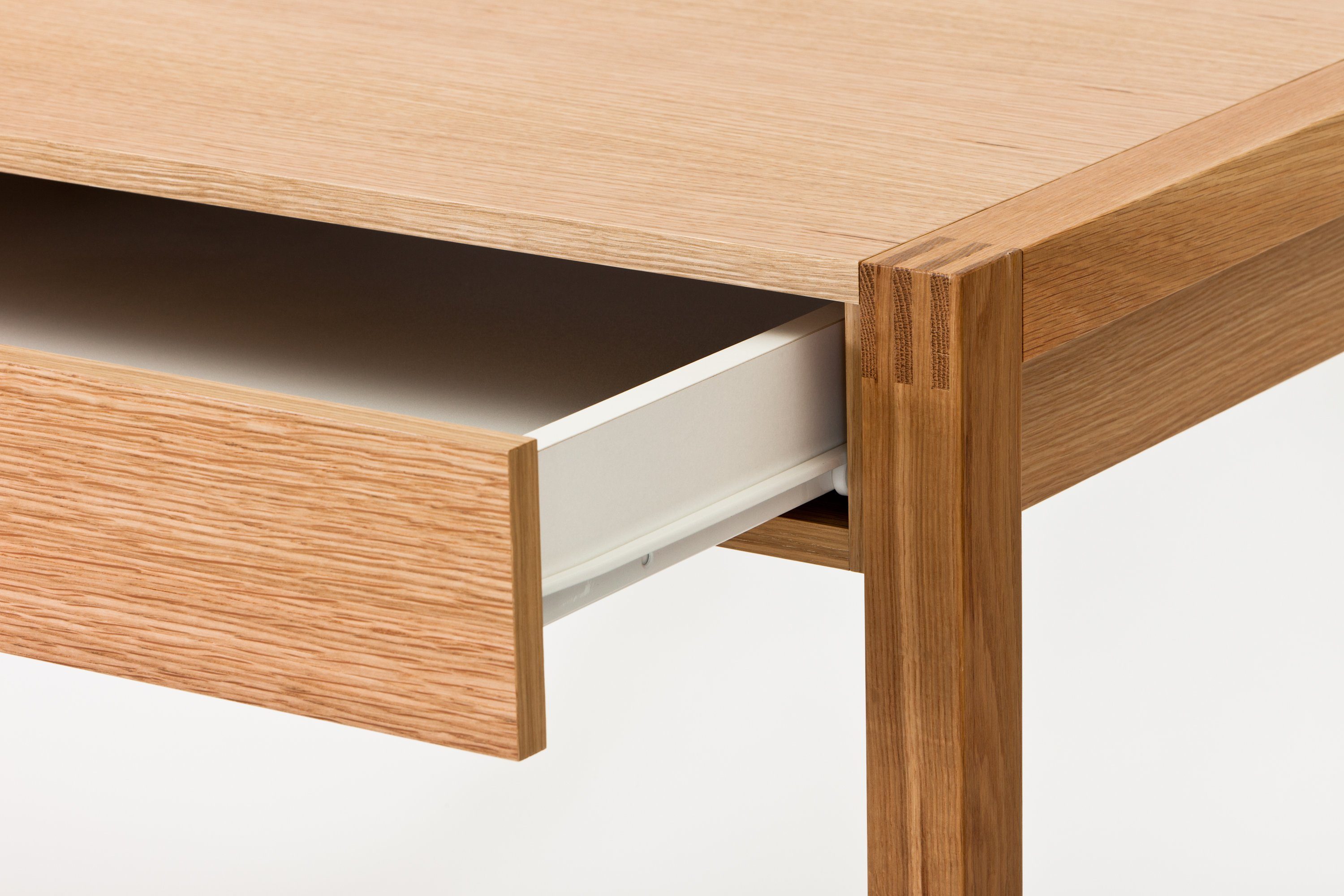 Woodman Bureau New met open rek en lade, houtfineer van eiken
