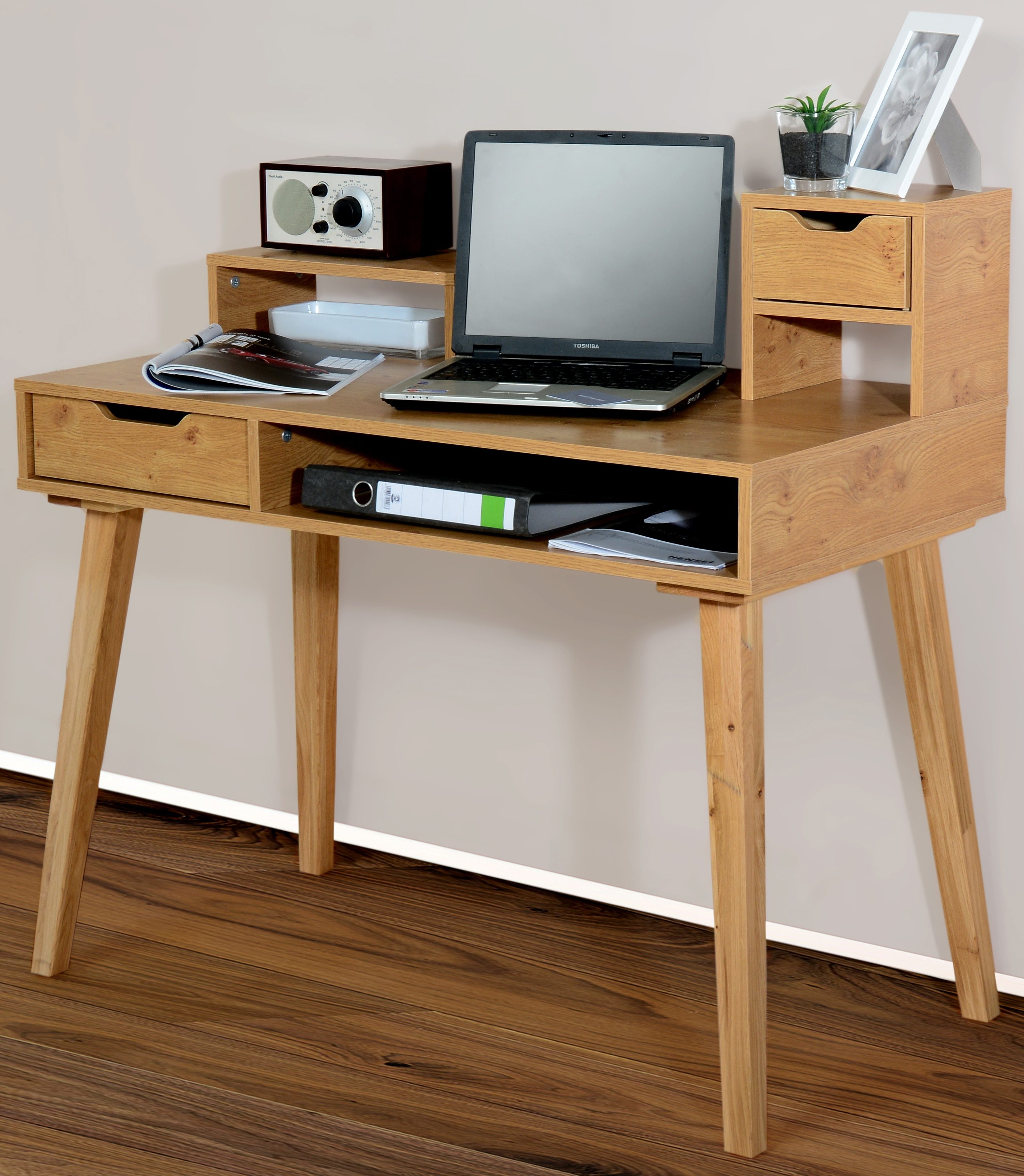 Secretaris Emil met greeploze look, made in germany