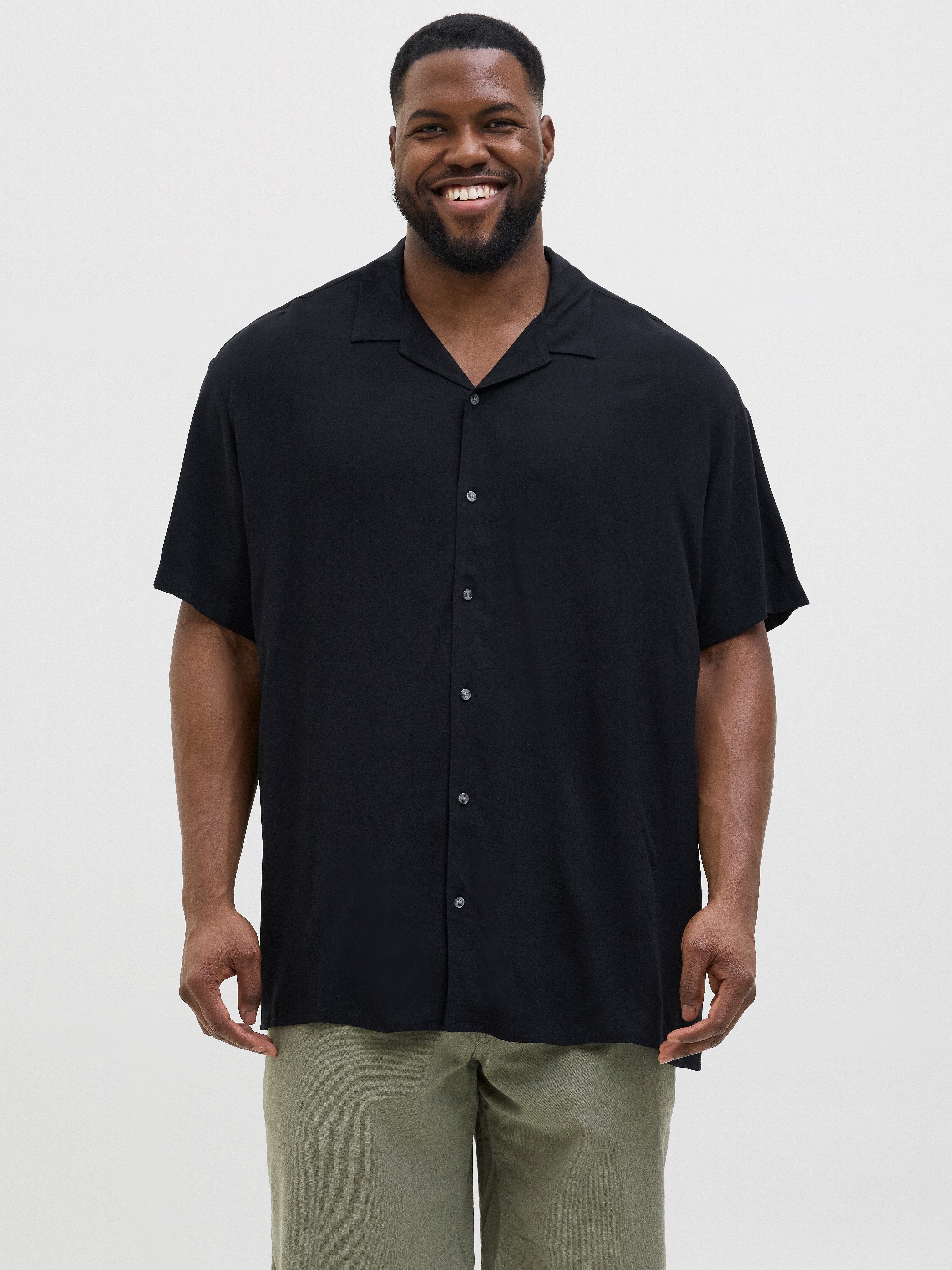 Jack & Jones PlusSize Overhemd met korte mouwen JJEJEFF SOLID RESORT SHIRT S/S SN PLS