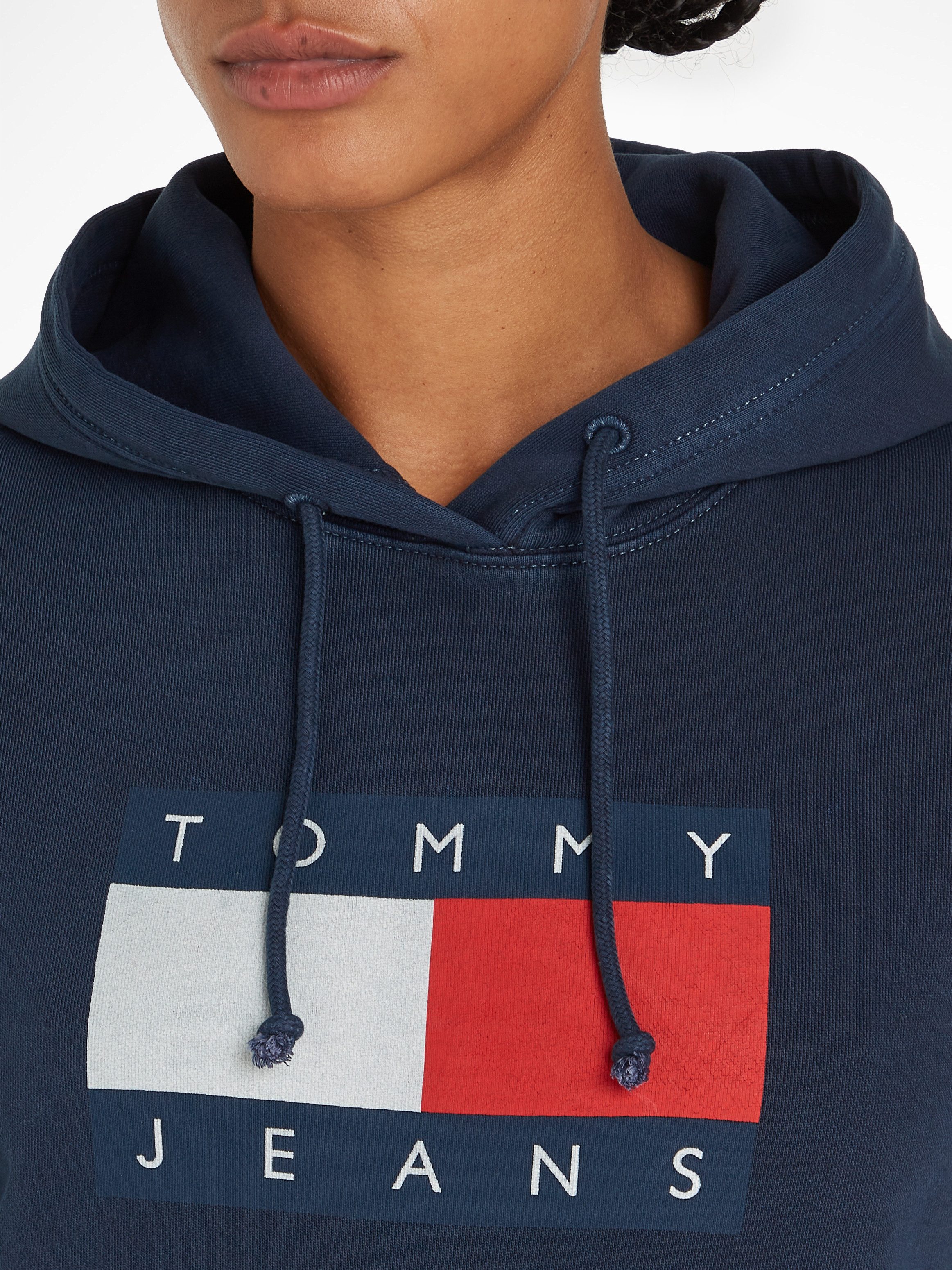 TOMMY JEANS Hoodie TJW REG TOMMY FLAG HOODIE EXT met capuchon, tommy jeans logo-vlag