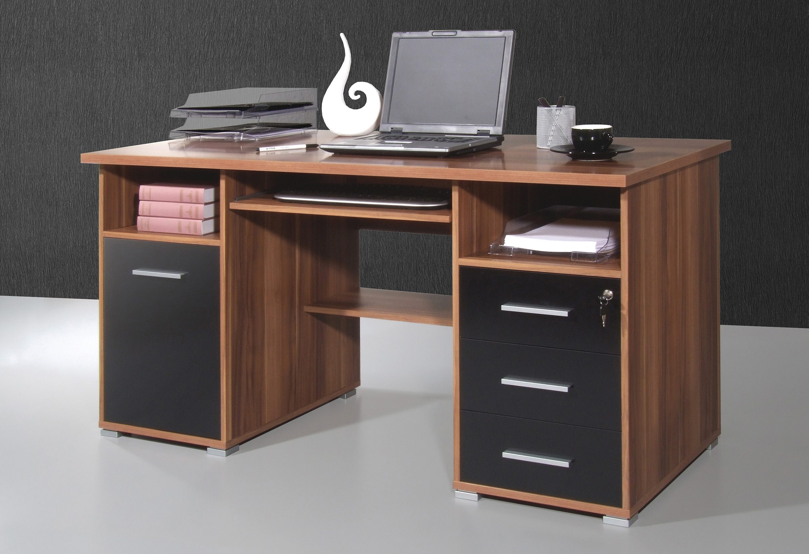 GERMANIA Pc-bureau 0484 Bureau met uittrekplank voor het toetsenbord & afsluitbare lade, 145 cm breed