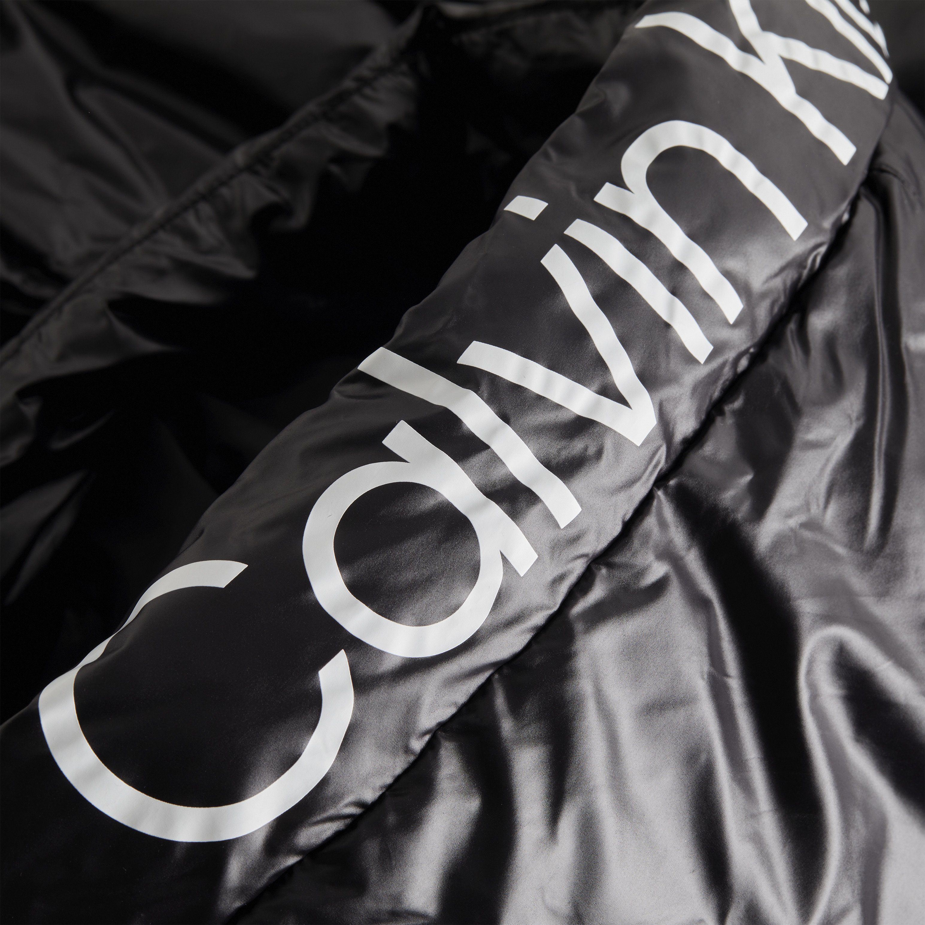 Calvin Klein Lang jack SHINY LONG FITTED JACKET