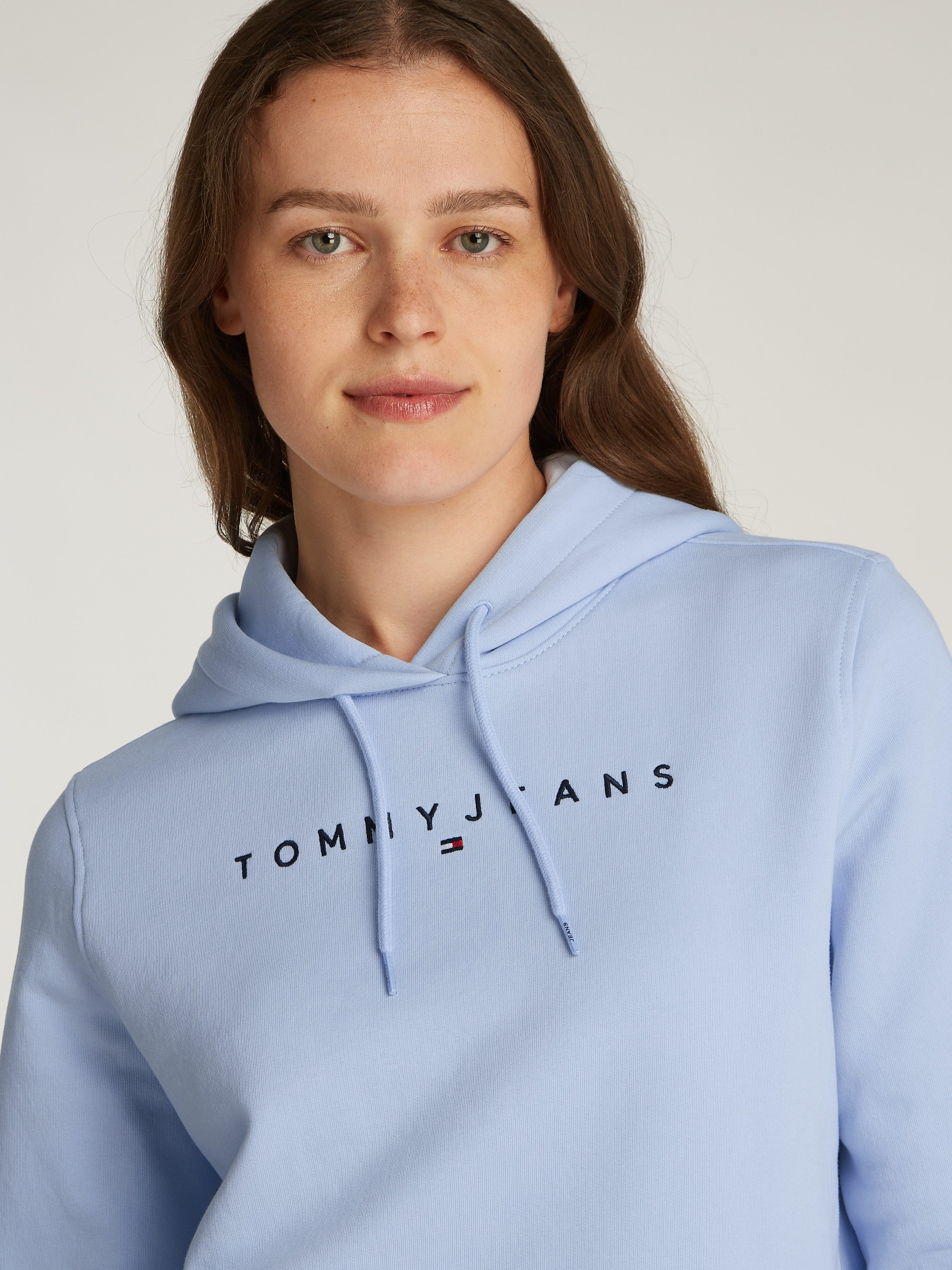 TOMMY JEANS Hoodie TJW REG LINEAR HOODIE met een logo-opschrift