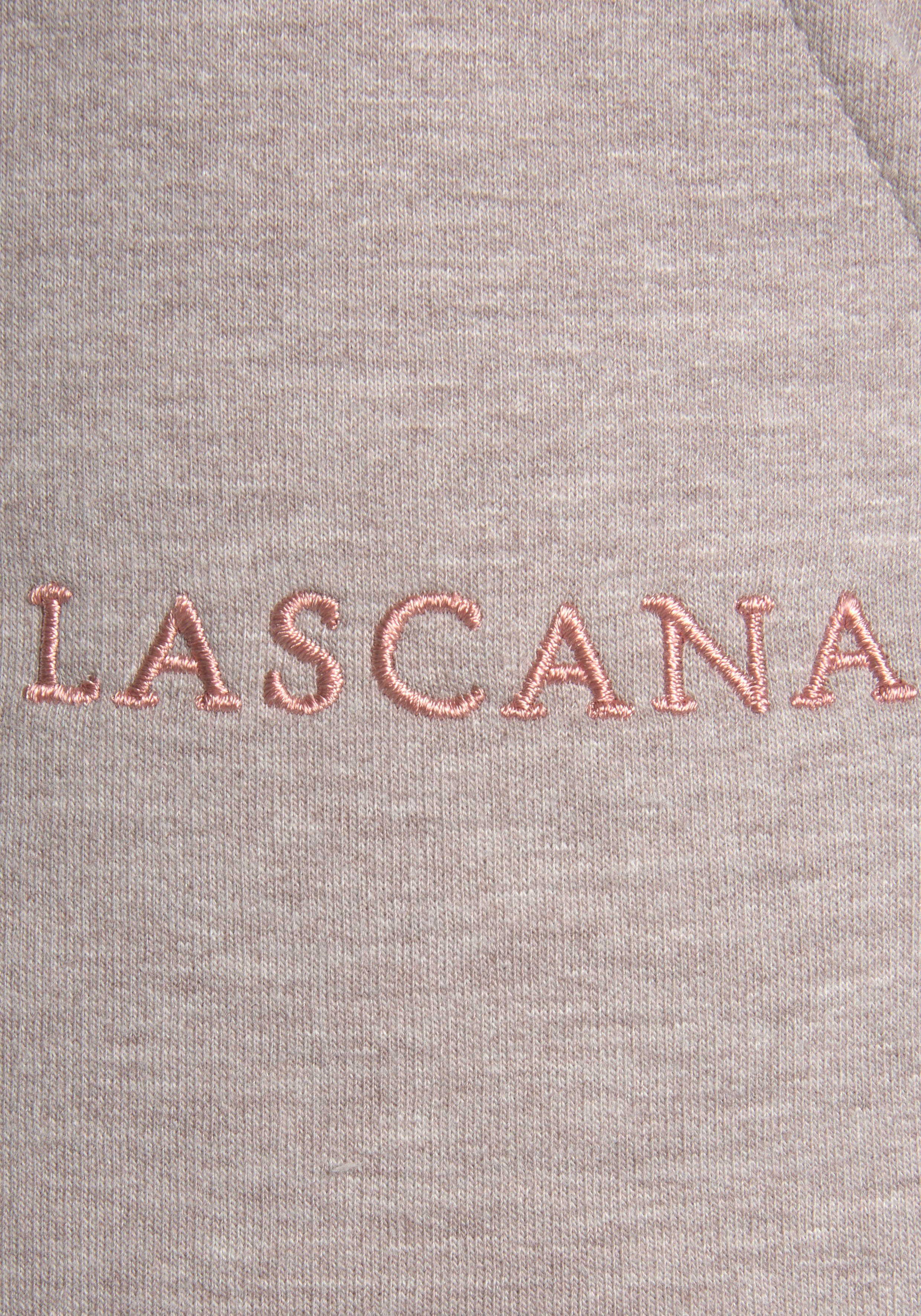 Lascana Sweatshort met logo-borduurwerk, loungepak