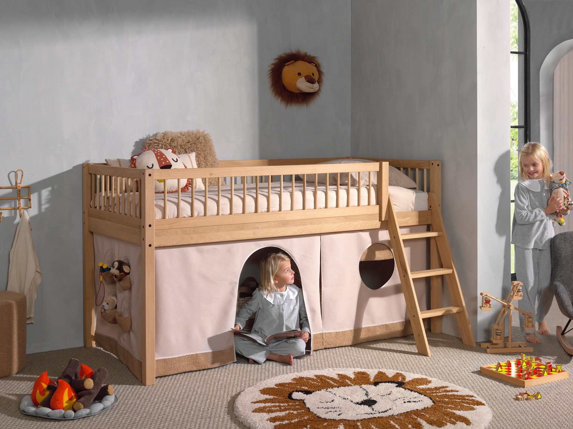 Home affaire Speelbed van geolied eikenhout, lf 90x2000 cm, rr, ladder, gordijn en valbeveiliging