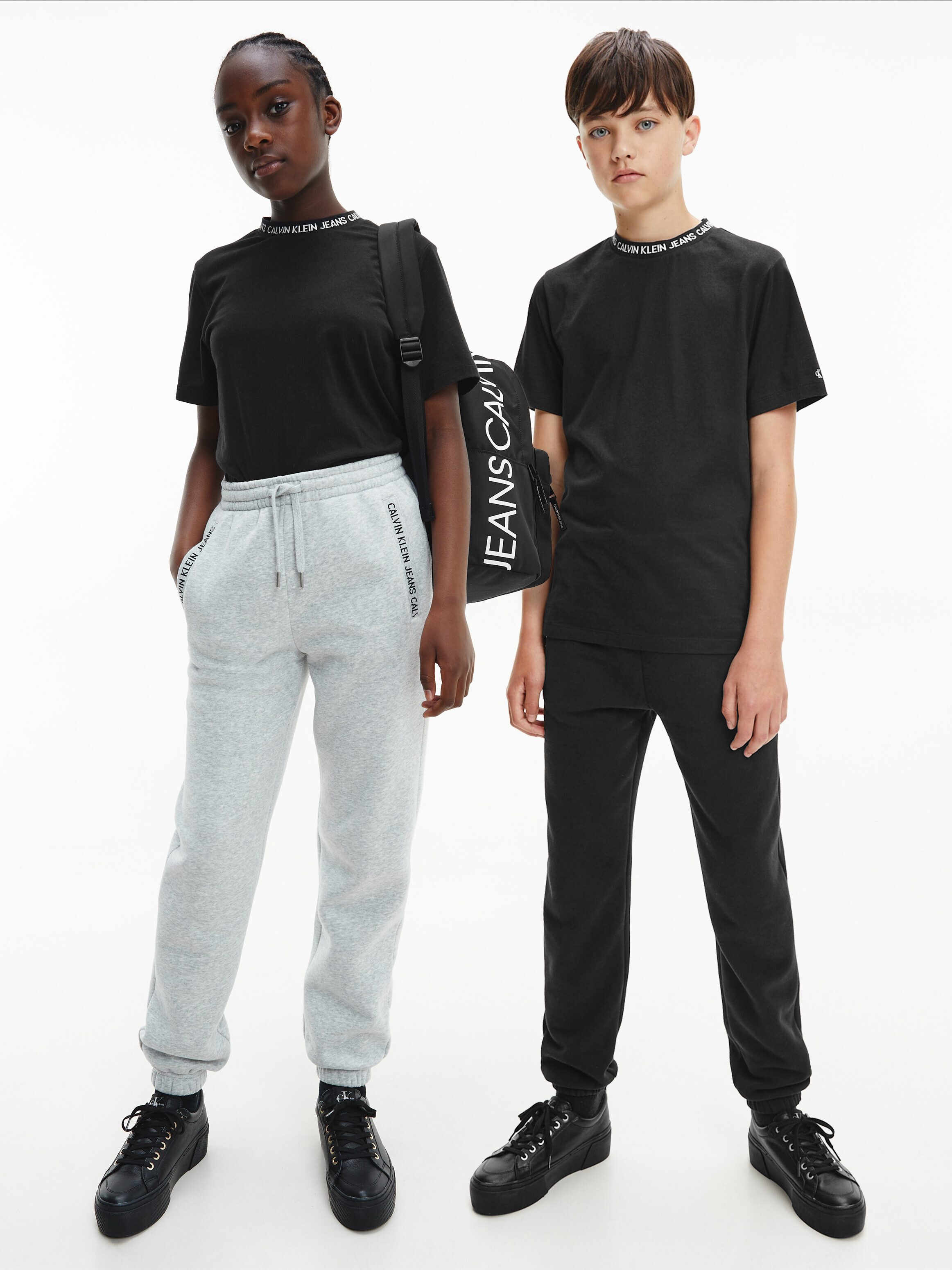 Calvin Klein T-shirt INTARSIA LOGO T-SHIRT voor kinderen tot 16 jaar, logo-opdruk bij de hals