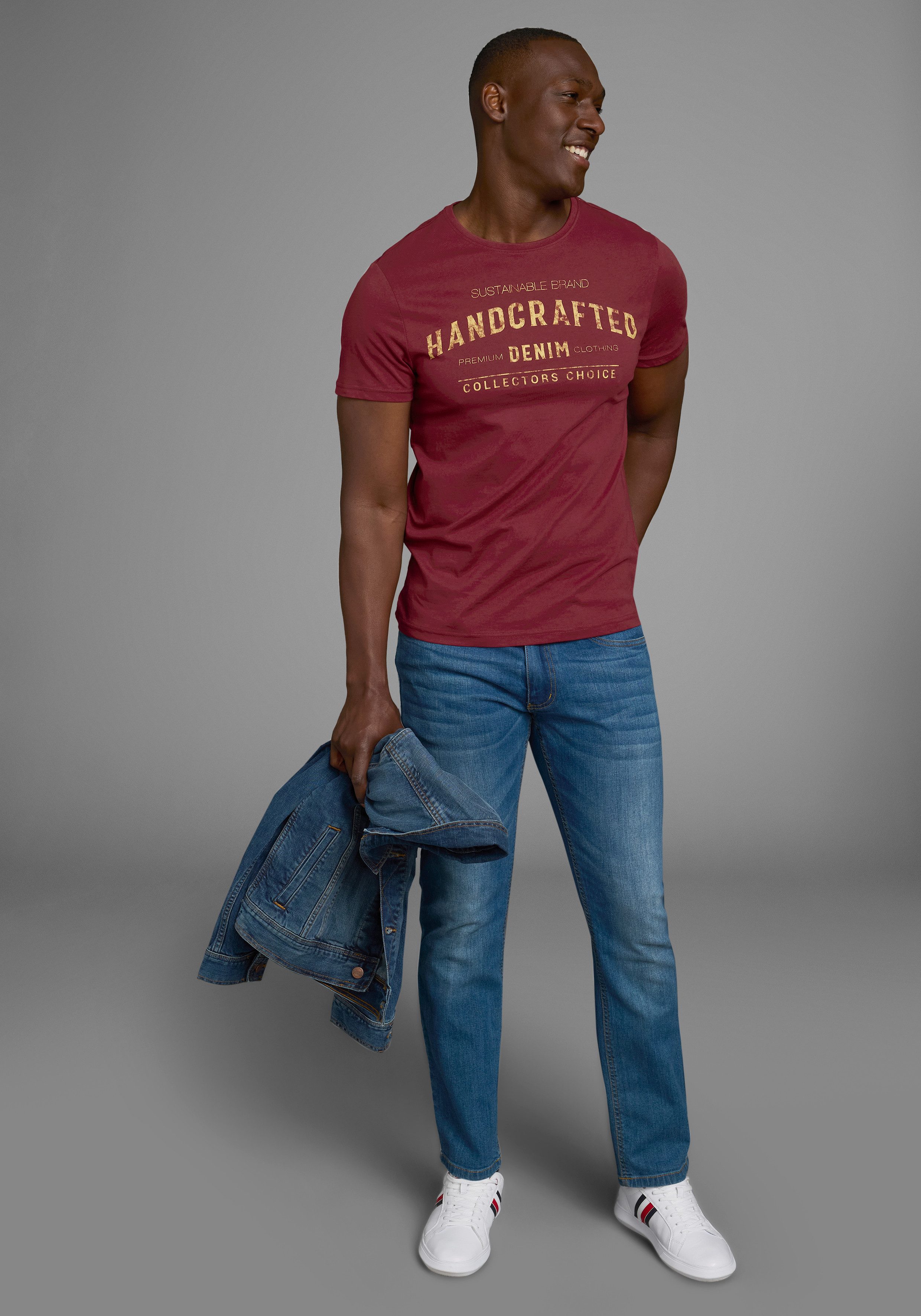 AJC T-shirt Korte mouwen, smalle pasvorm, in vintage-ontwerp