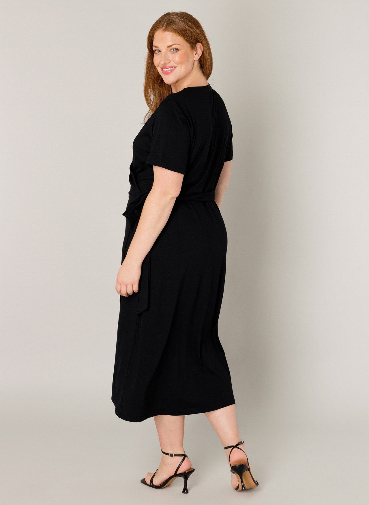 Base Level Curvy Wikkeljurk Abbie Soepelvallende viscose-mixkwaliteit